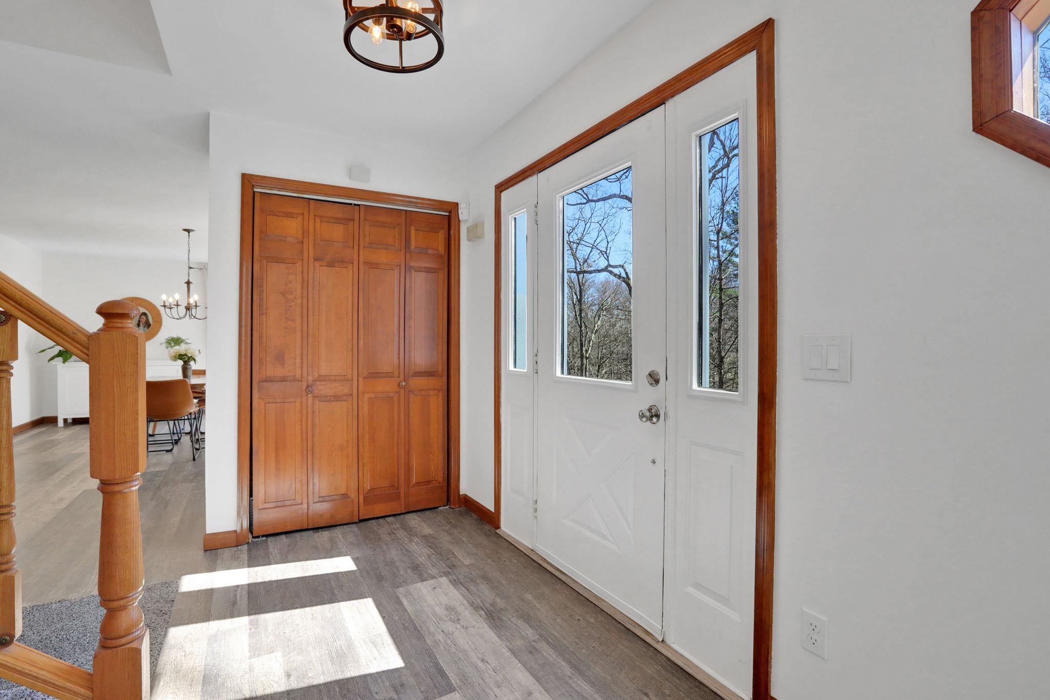 2 Durmo Road, New Paltz, NY 12561