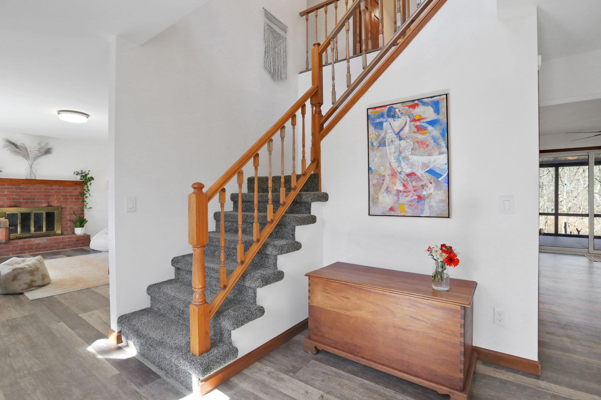 2 Durmo Road, New Paltz, NY 12561