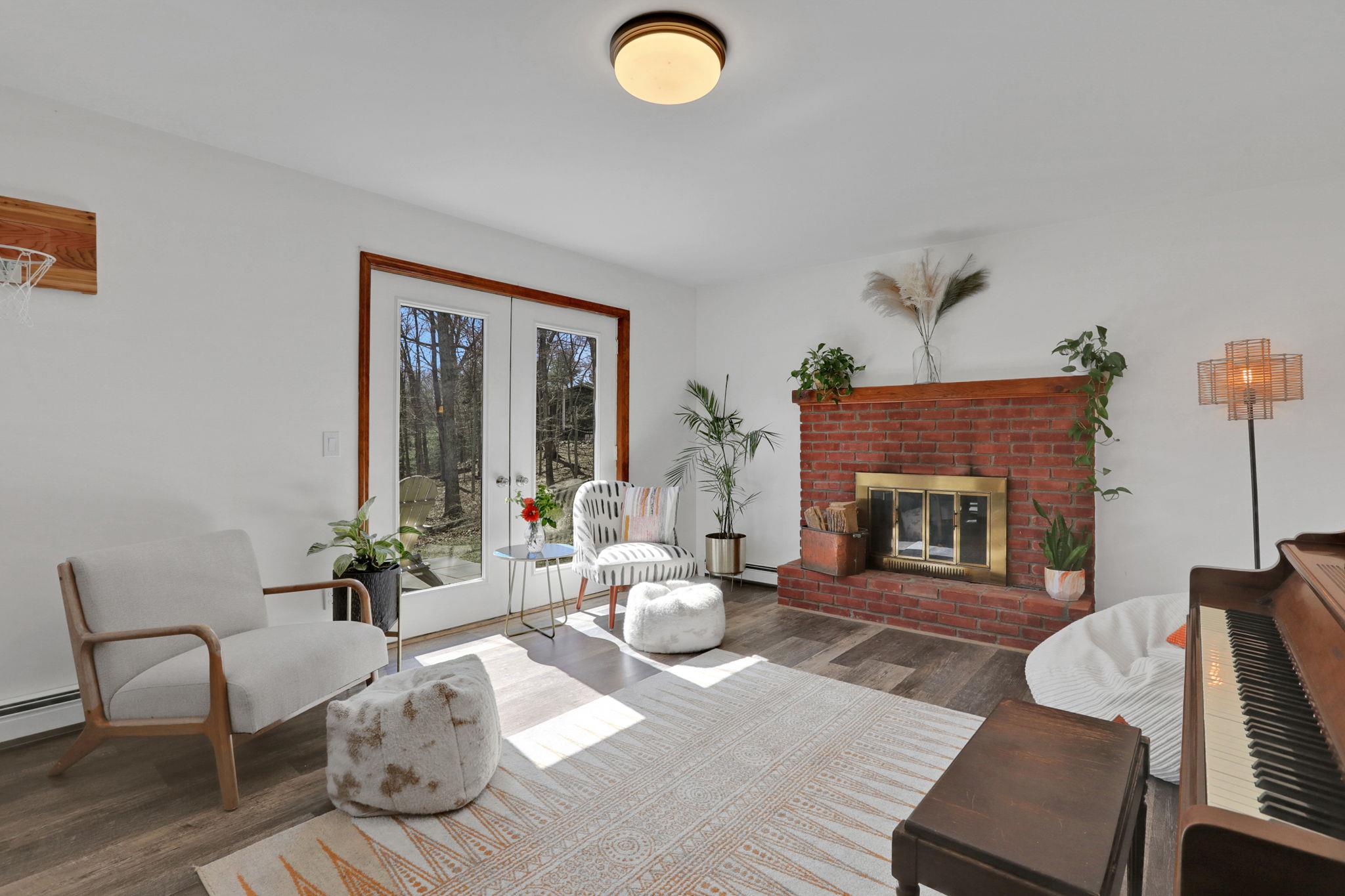 2 Durmo Road, New Paltz, NY 12561