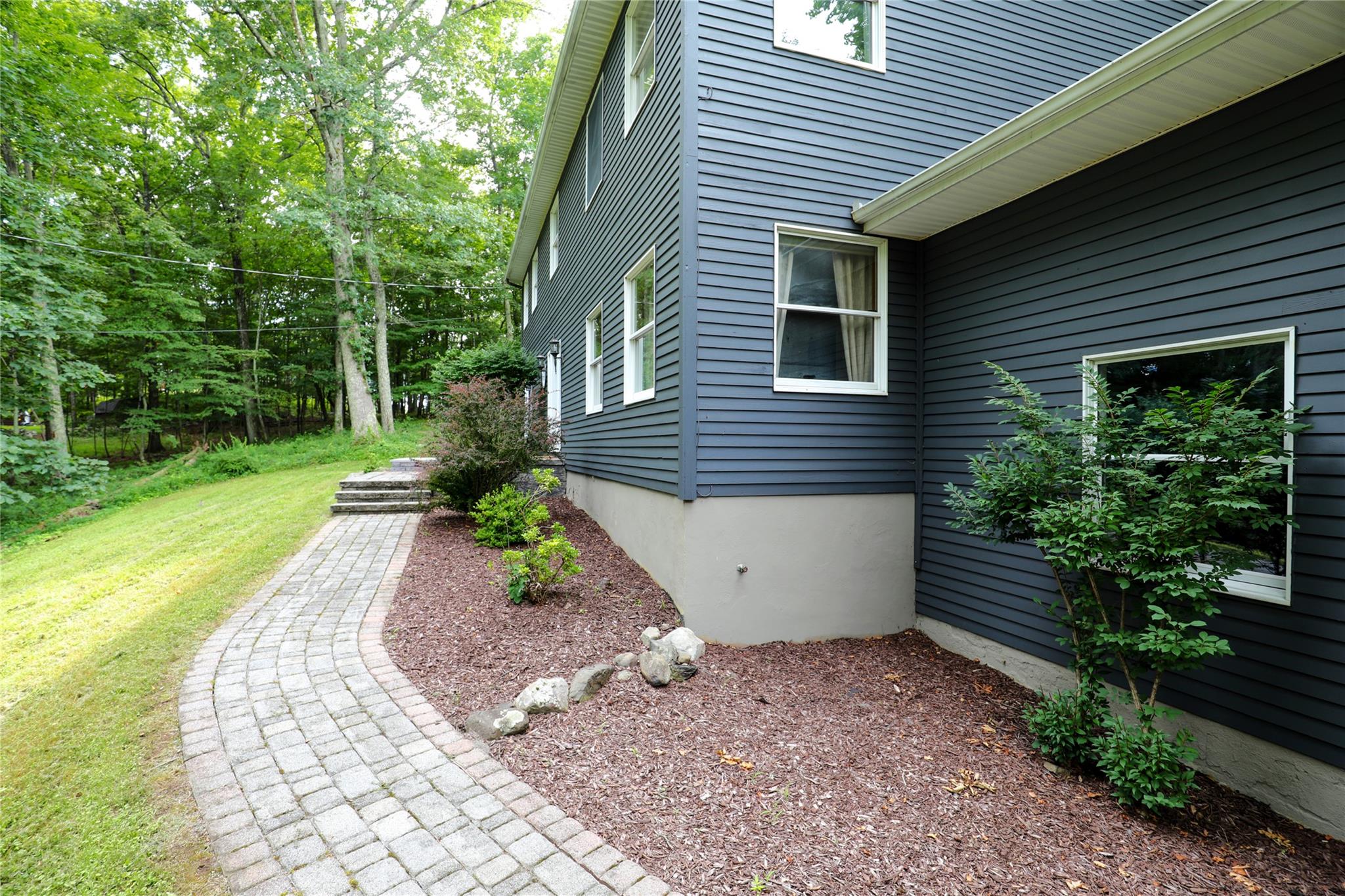 2 Durmo Road, New Paltz, NY 12561