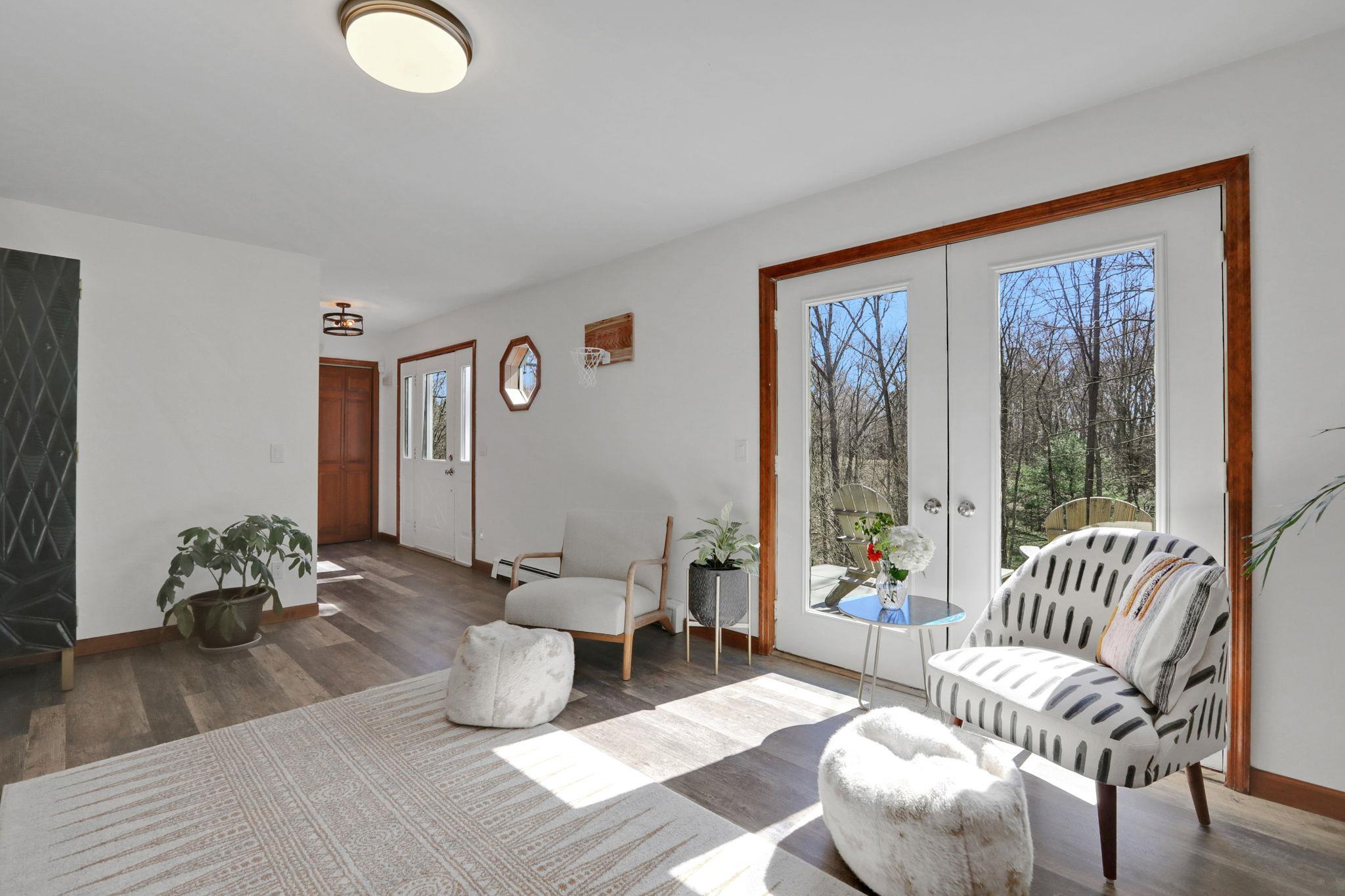 2 Durmo Road, New Paltz, NY 12561