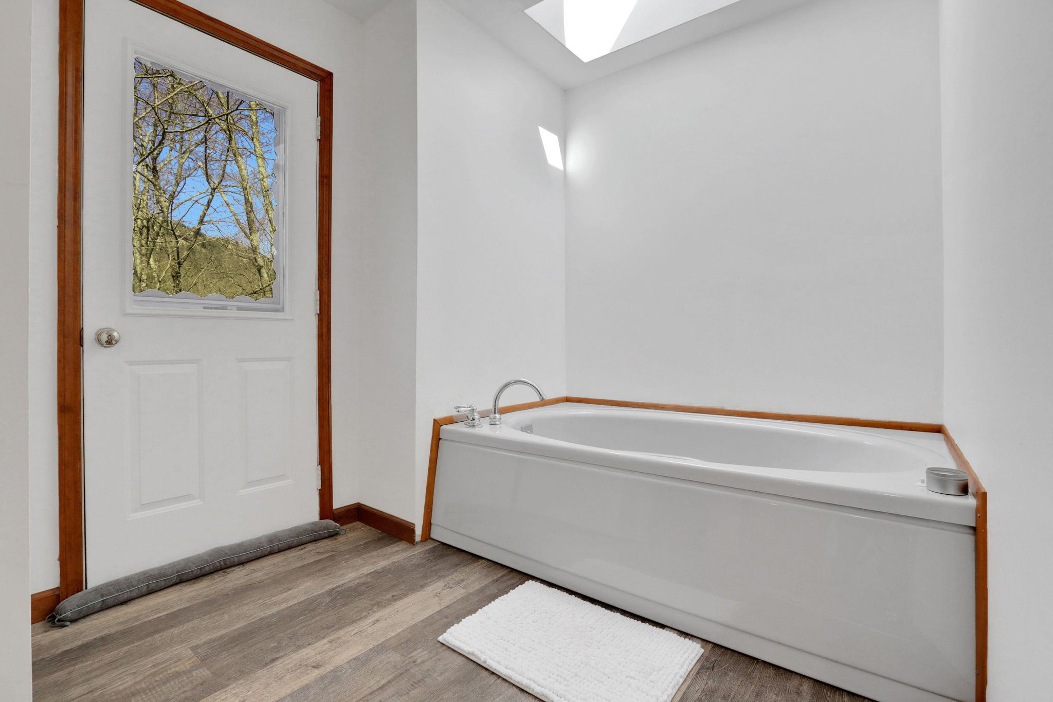 2 Durmo Road, New Paltz, NY 12561