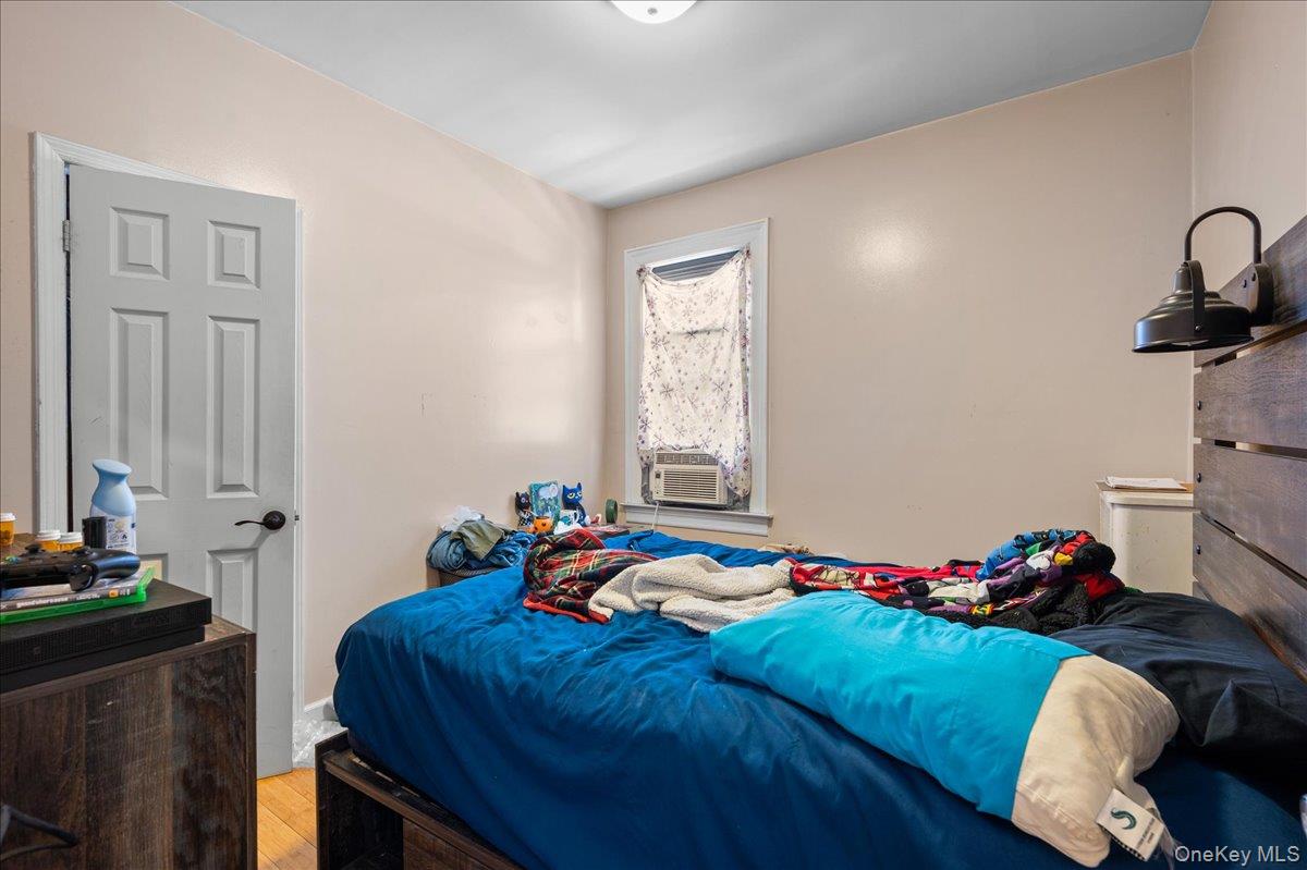 2871 E 194th Street, Bronx, NY 10461