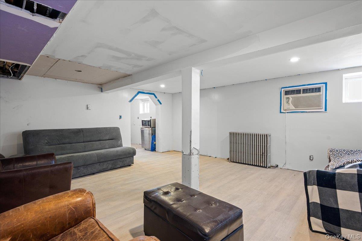 2871 E 194th Street, Bronx, NY 10461