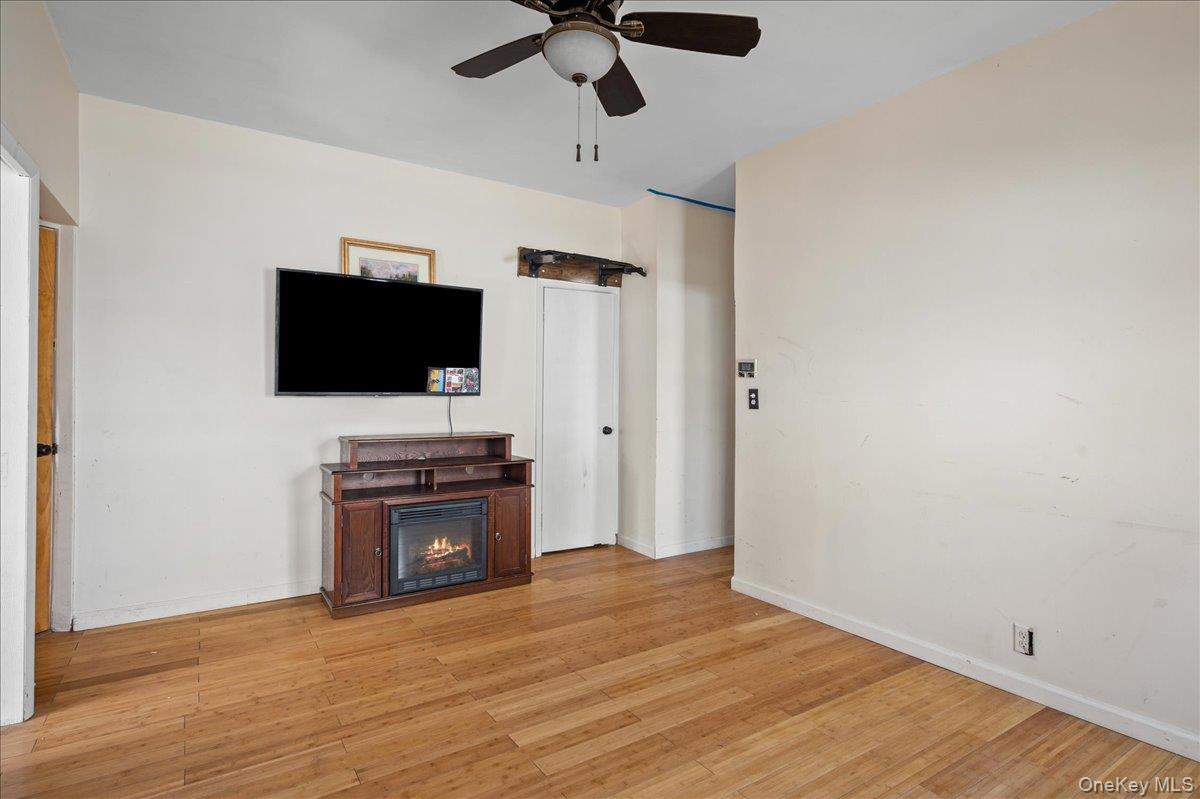 2871 E 194th Street, Bronx, NY 10461