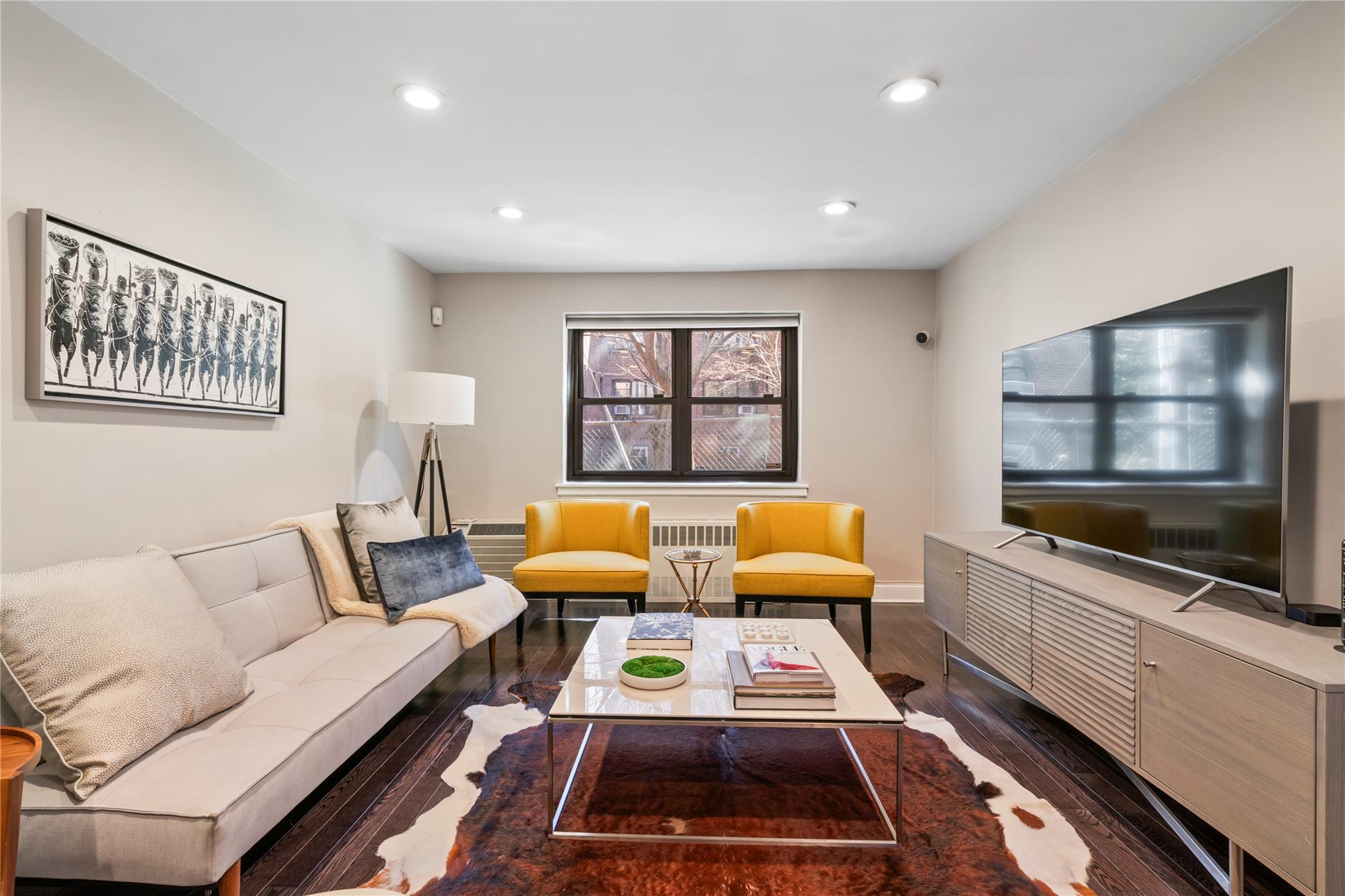 50 Brompton Road # 1T, Great Neck, NY 11021