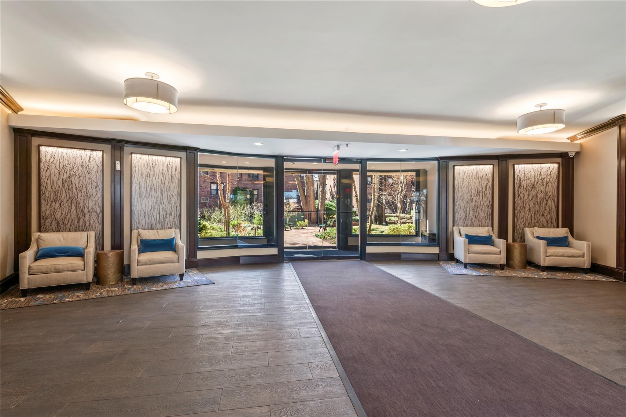 50 Brompton Road # 1T, Great Neck, NY 11021