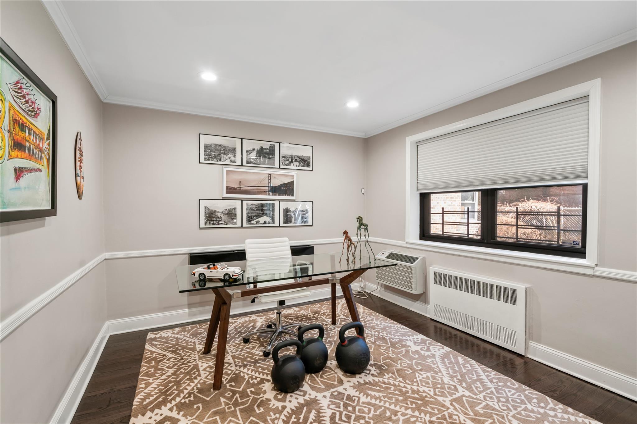 50 Brompton Road # 1T, Great Neck, NY 11021