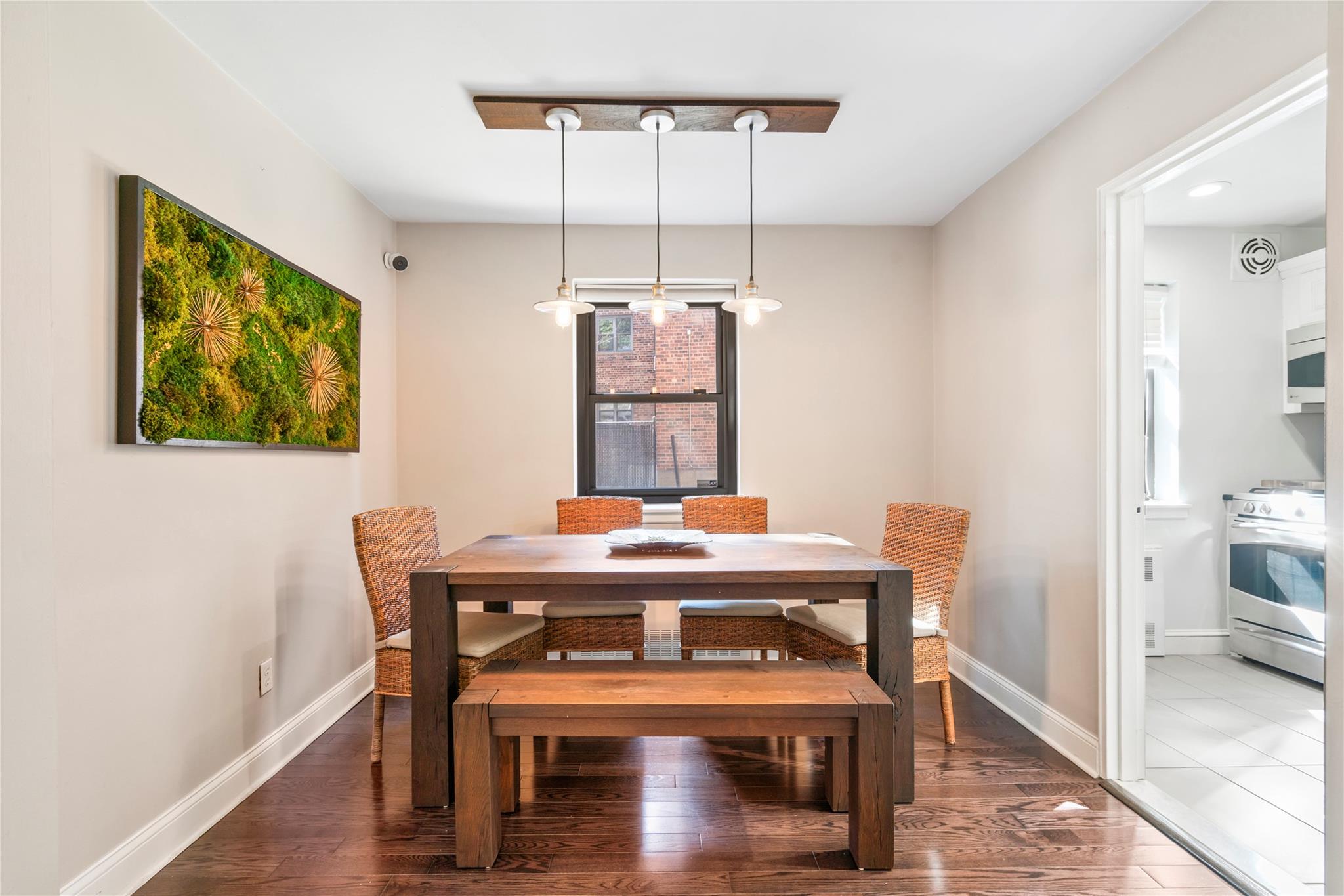 50 Brompton Road # 1T, Great Neck, NY 11021