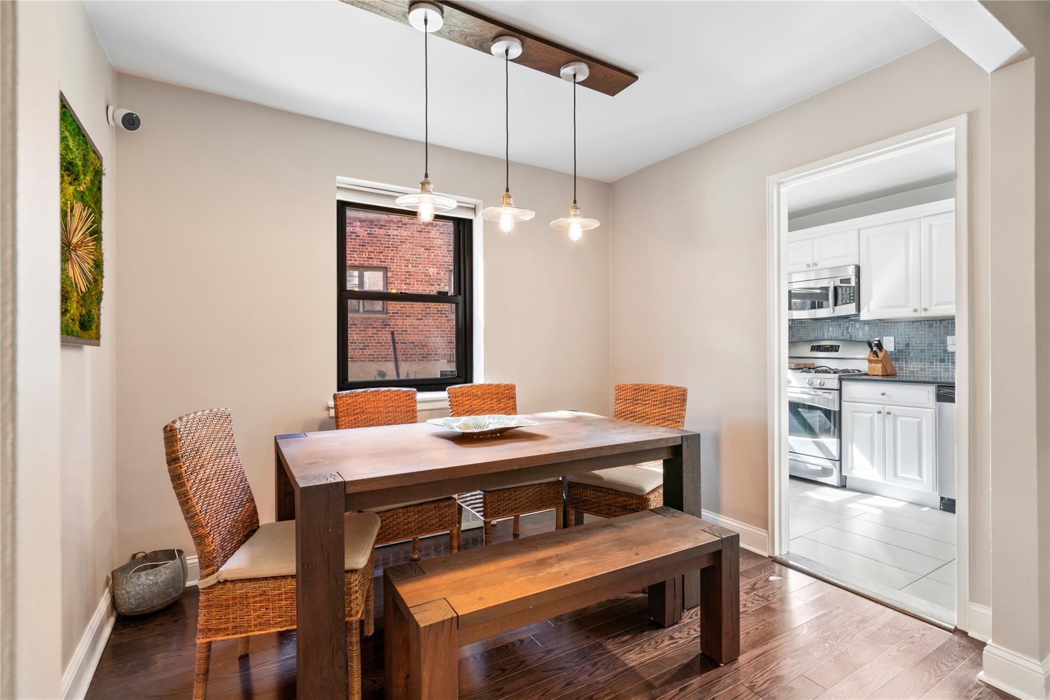 50 Brompton Road # 1T, Great Neck, NY 11021