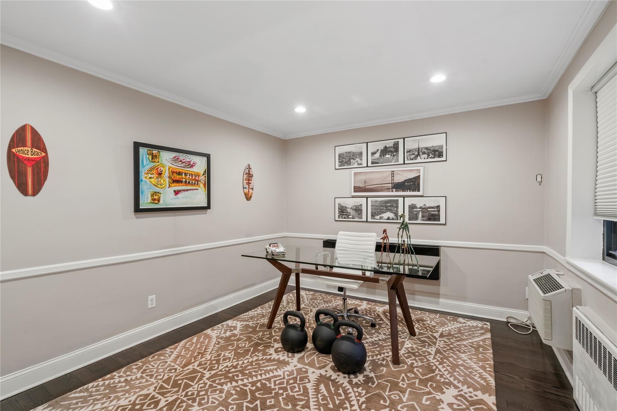 50 Brompton Road # 1T, Great Neck, NY 11021