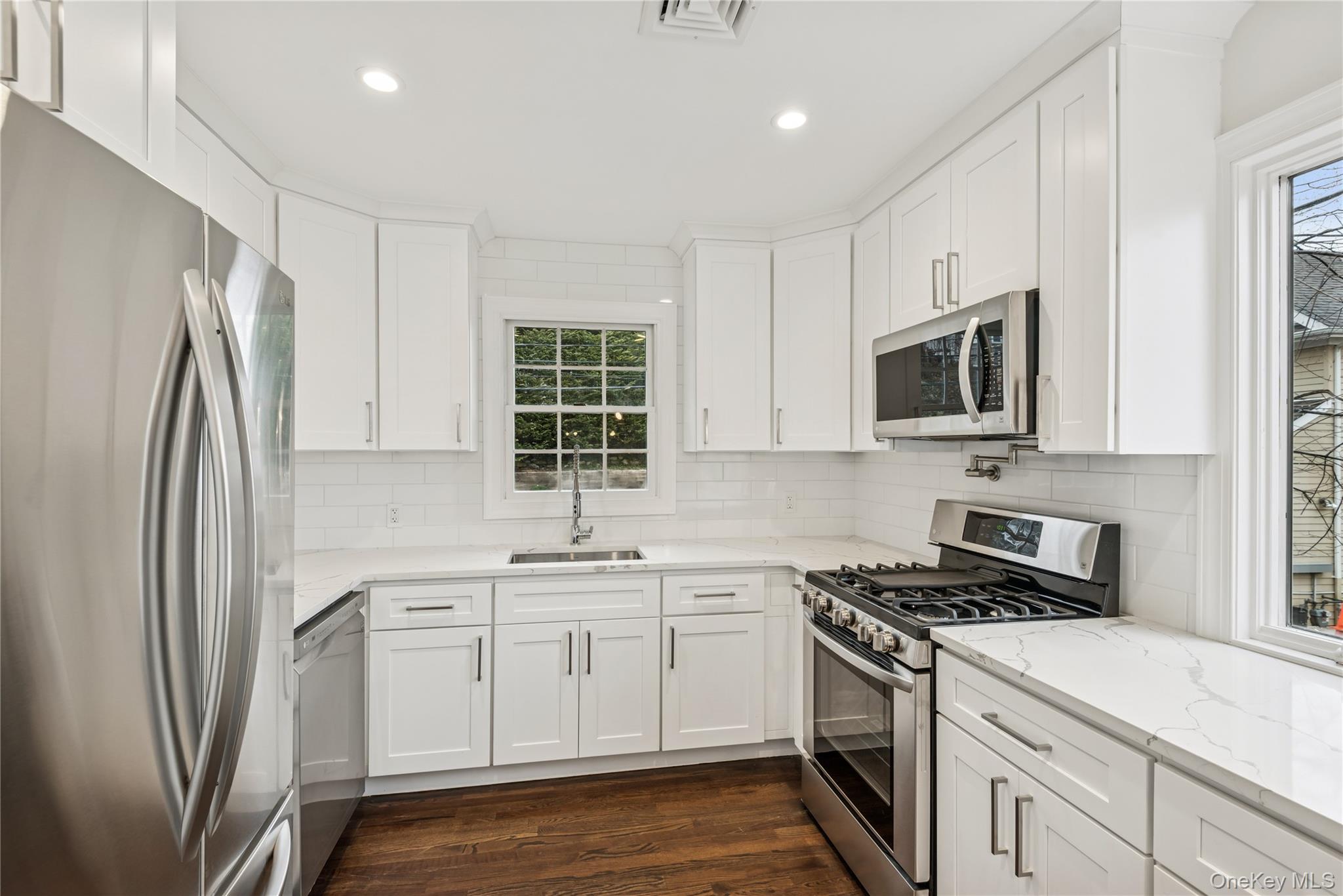 315 McKinley Terrace, Centerport, NY 11721