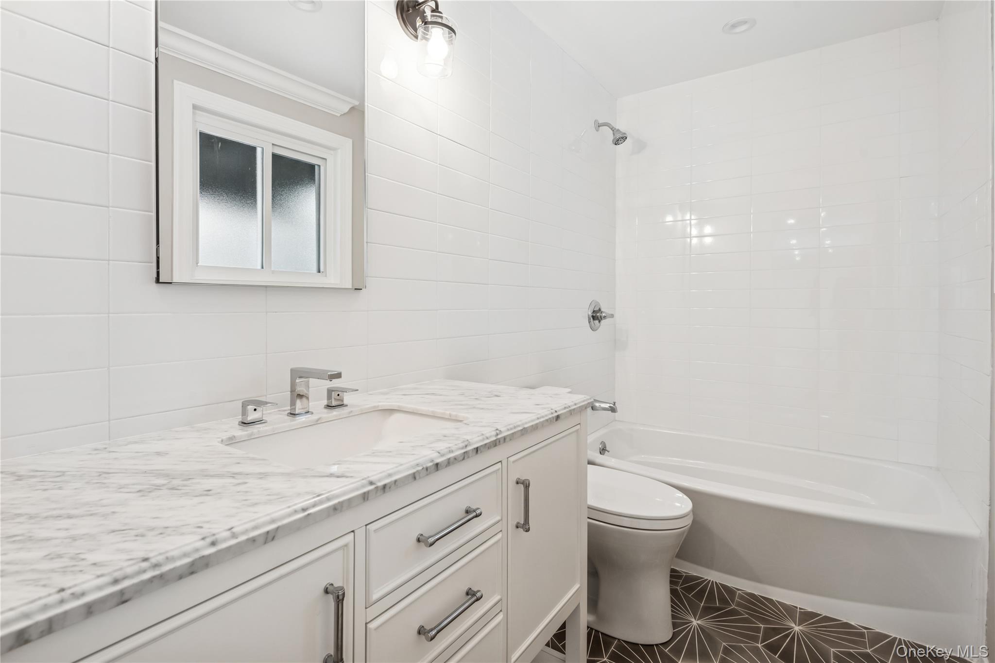 315 McKinley Terrace, Centerport, NY 11721