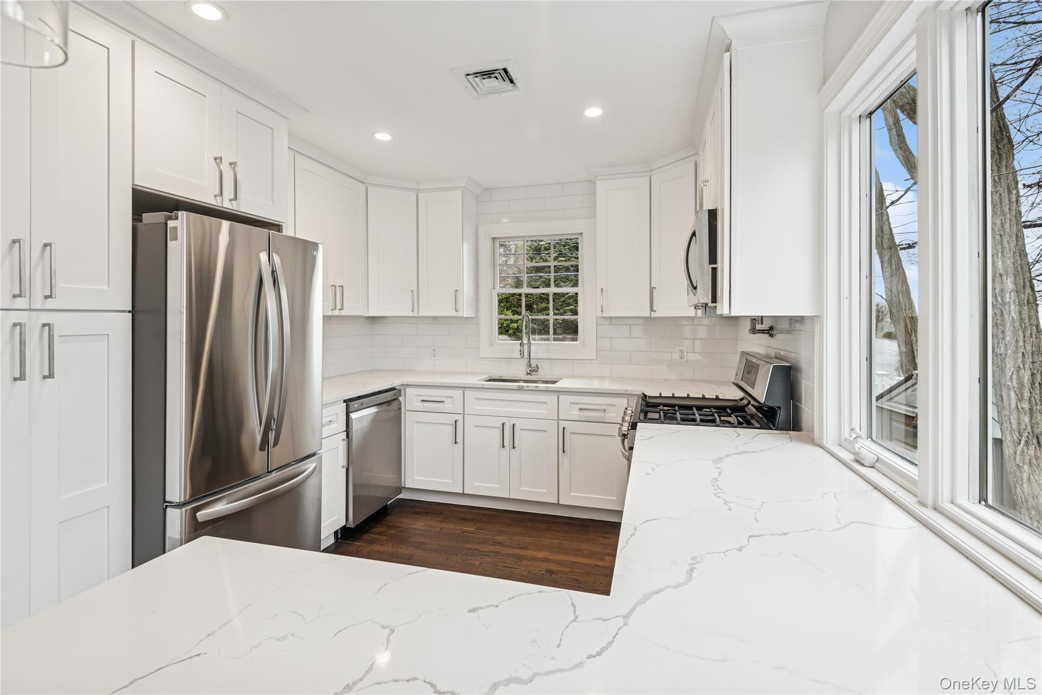 315 McKinley Terrace, Centerport, NY 11721