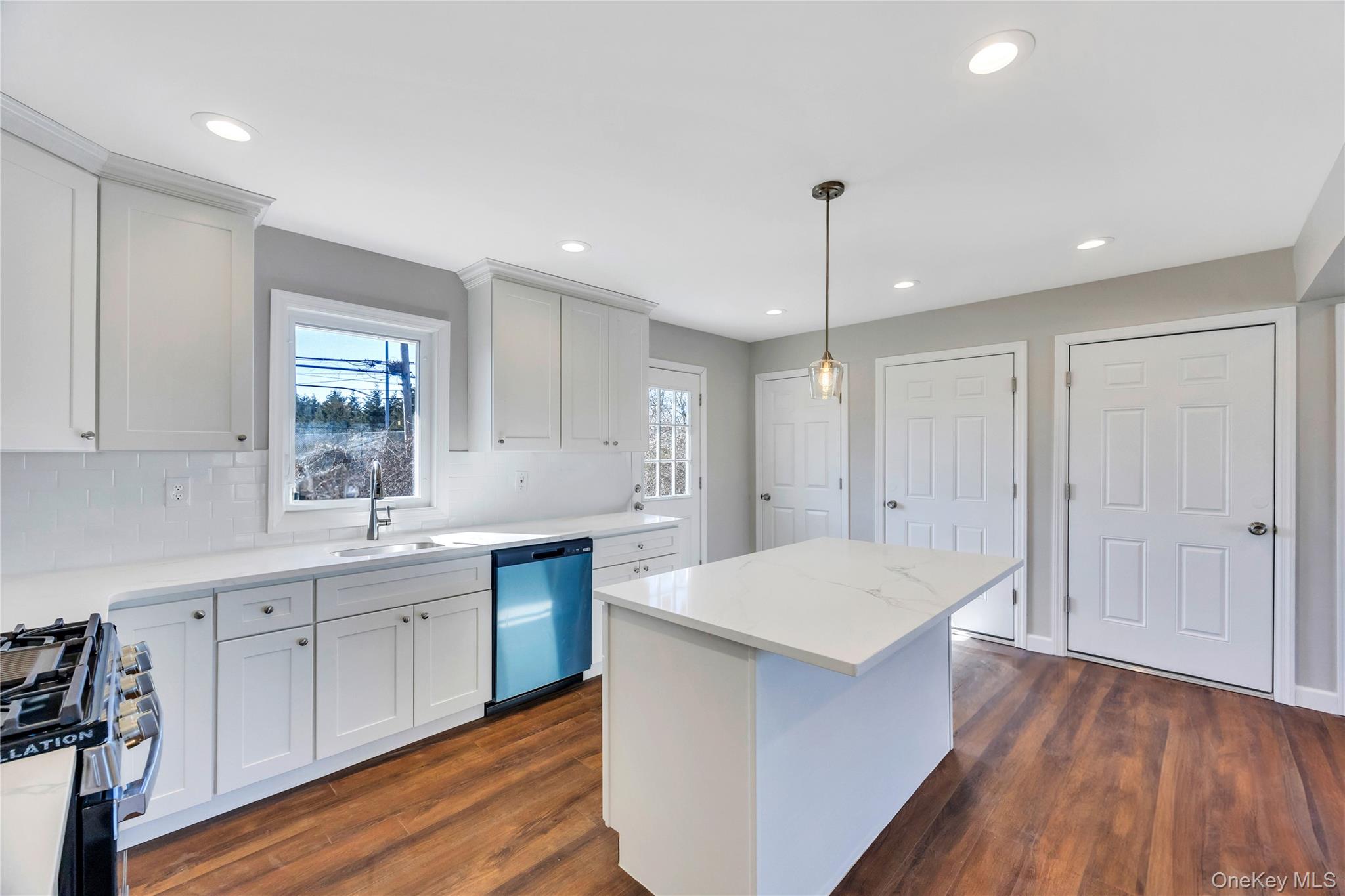 7 Howard Avenue, Freeport, NY 11520