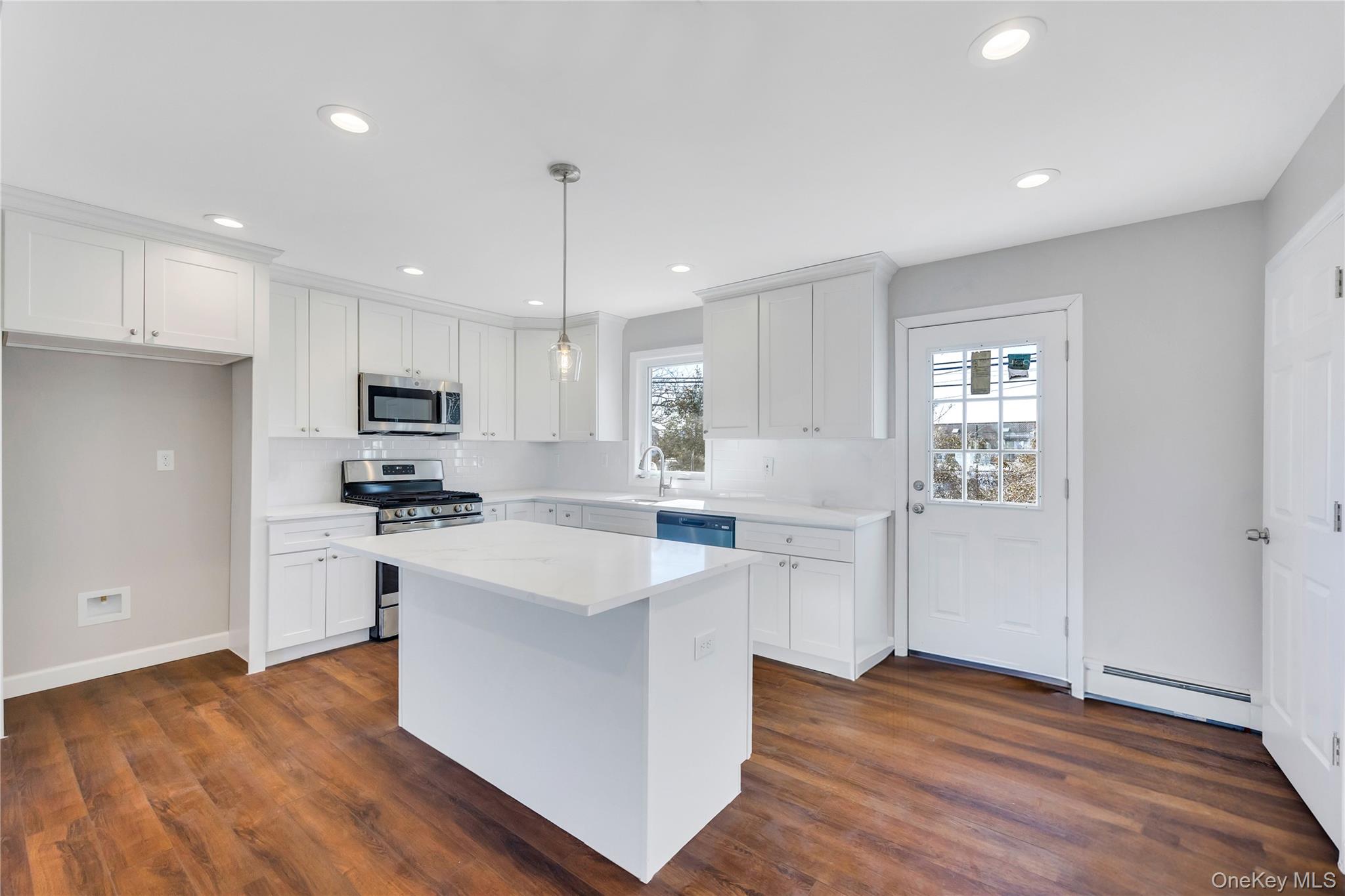 7 Howard Avenue, Freeport, NY 11520