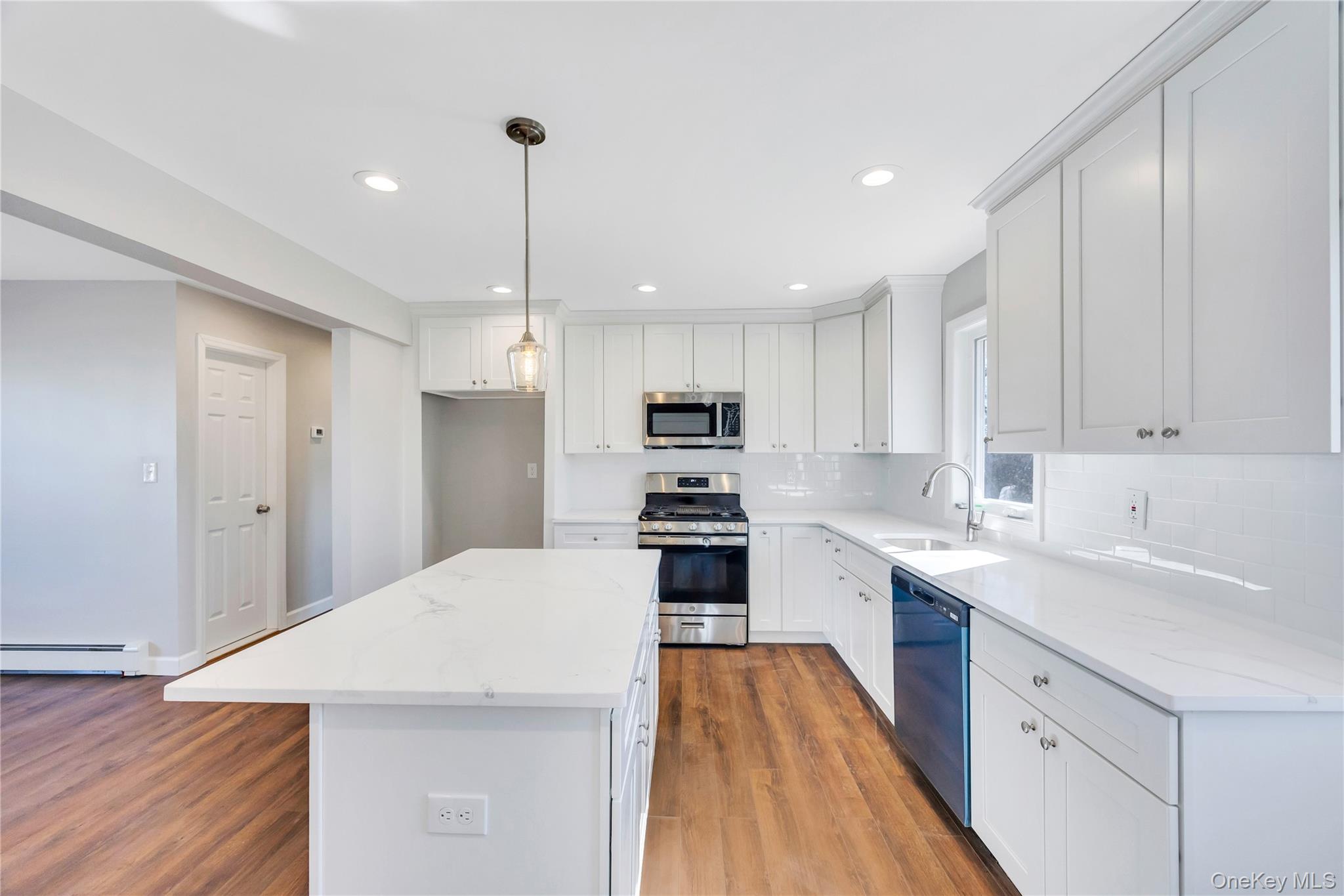 7 Howard Avenue, Freeport, NY 11520