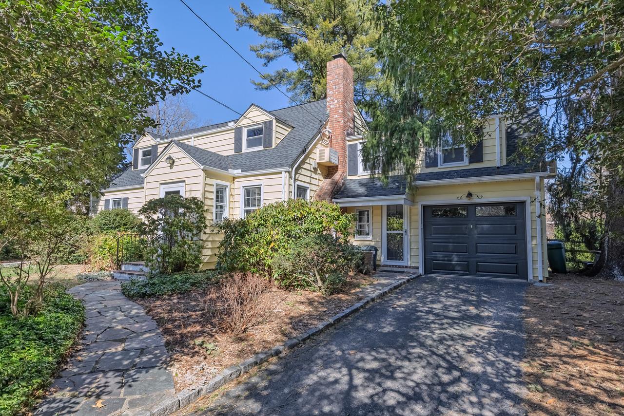 17 Dogwood Drive, Stony Brook, NY 11790