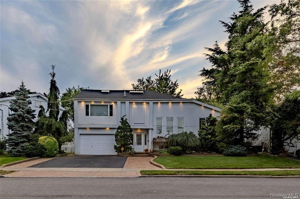 2872 Rosebud Avenue, Merrick, NY 11566