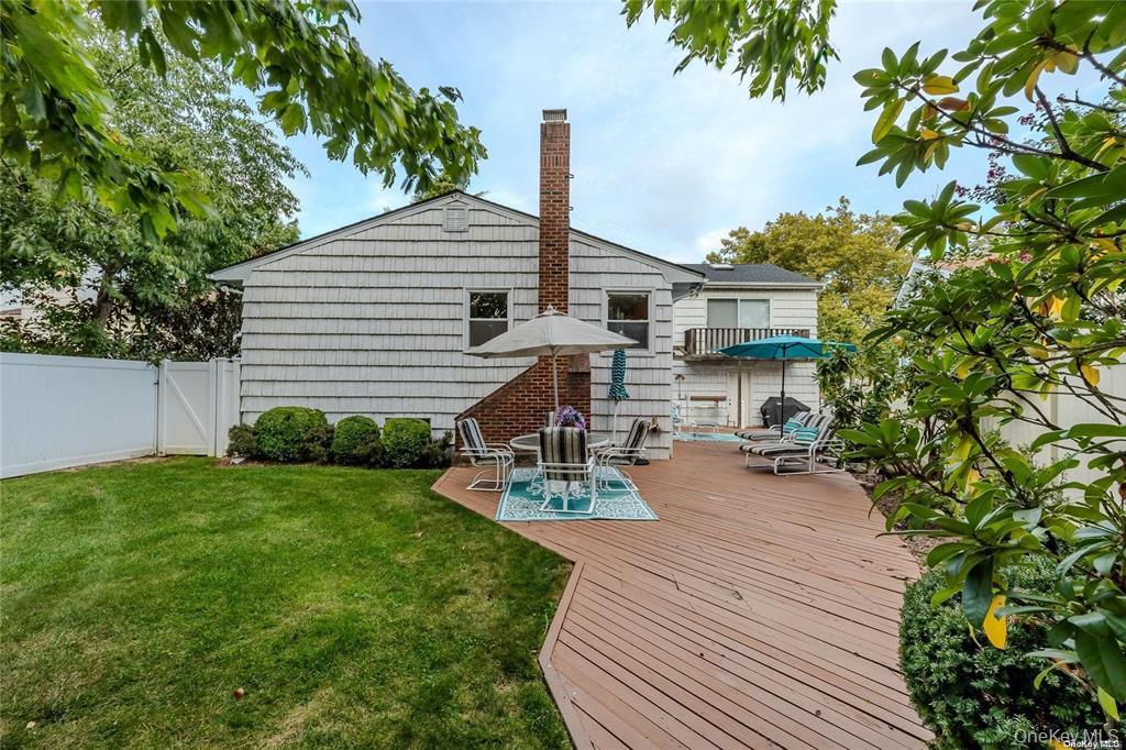 2872 Rosebud Avenue, Merrick, NY 11566