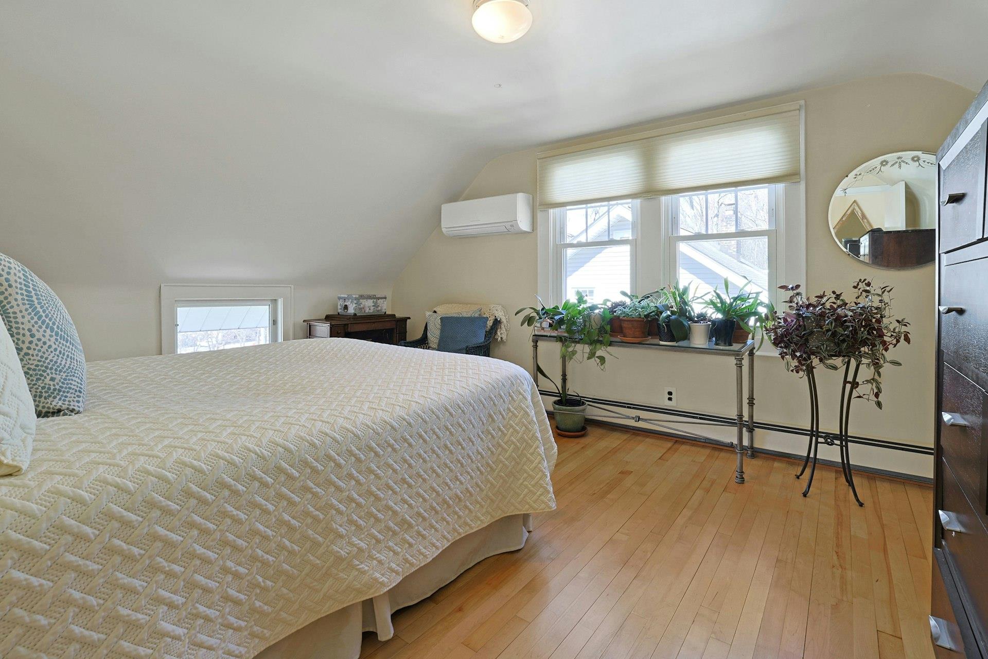 24 Burnsdale Avenue, Valhalla, NY 10595