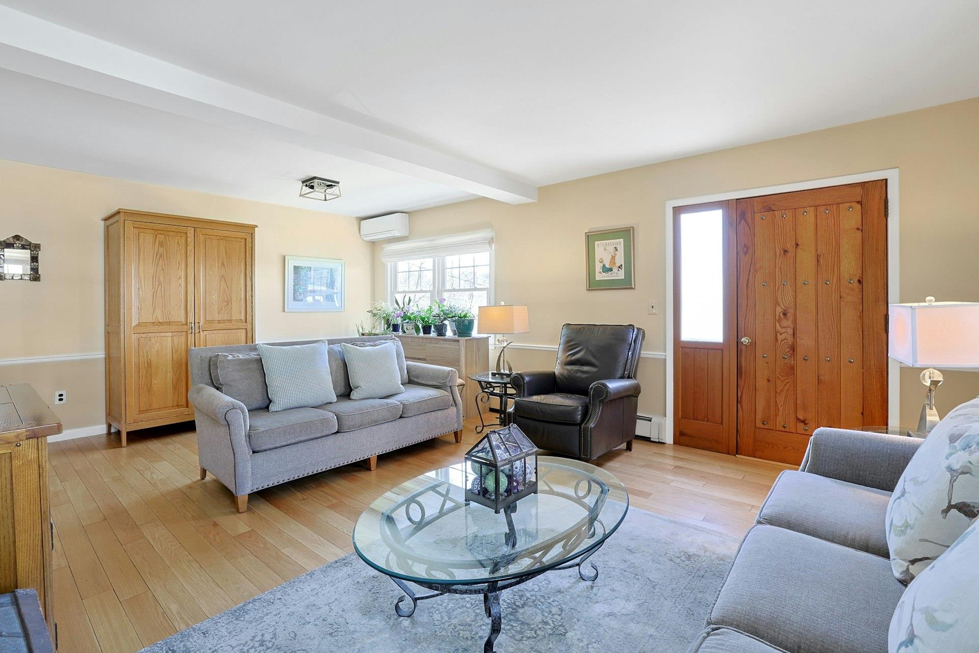 24 Burnsdale Avenue, Valhalla, NY 10595