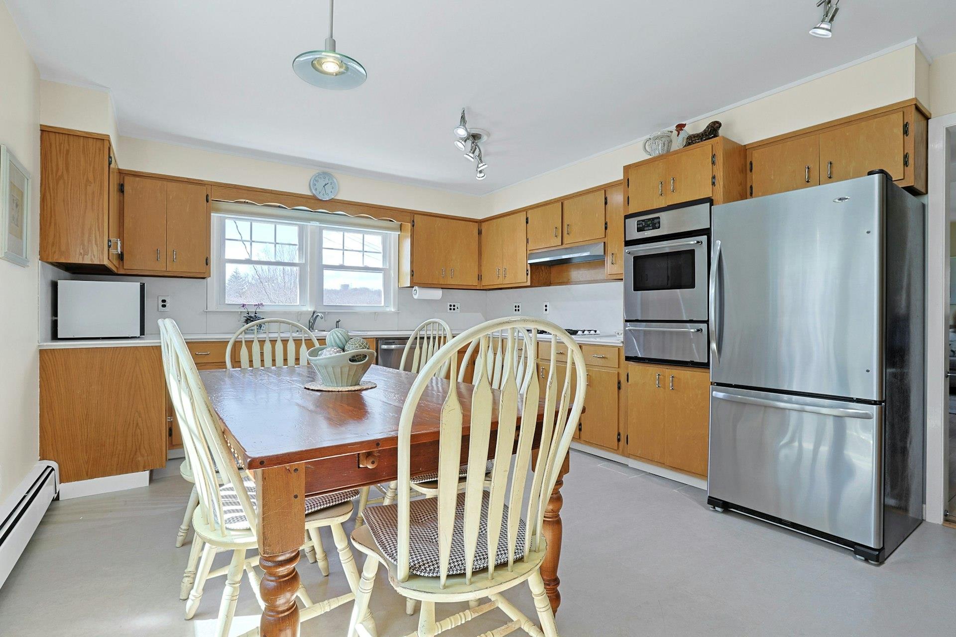 24 Burnsdale Avenue, Valhalla, NY 10595