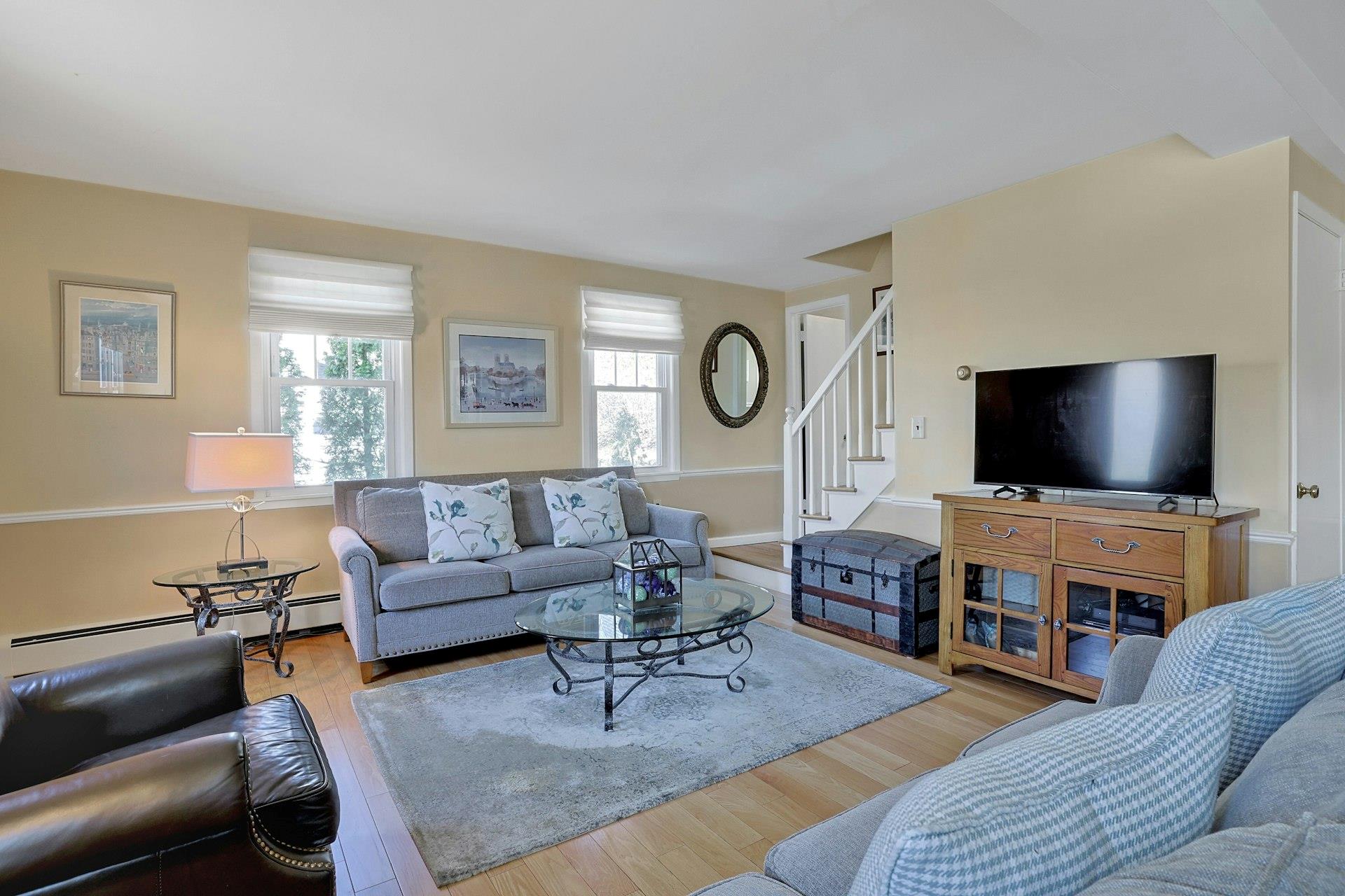 24 Burnsdale Avenue, Valhalla, NY 10595