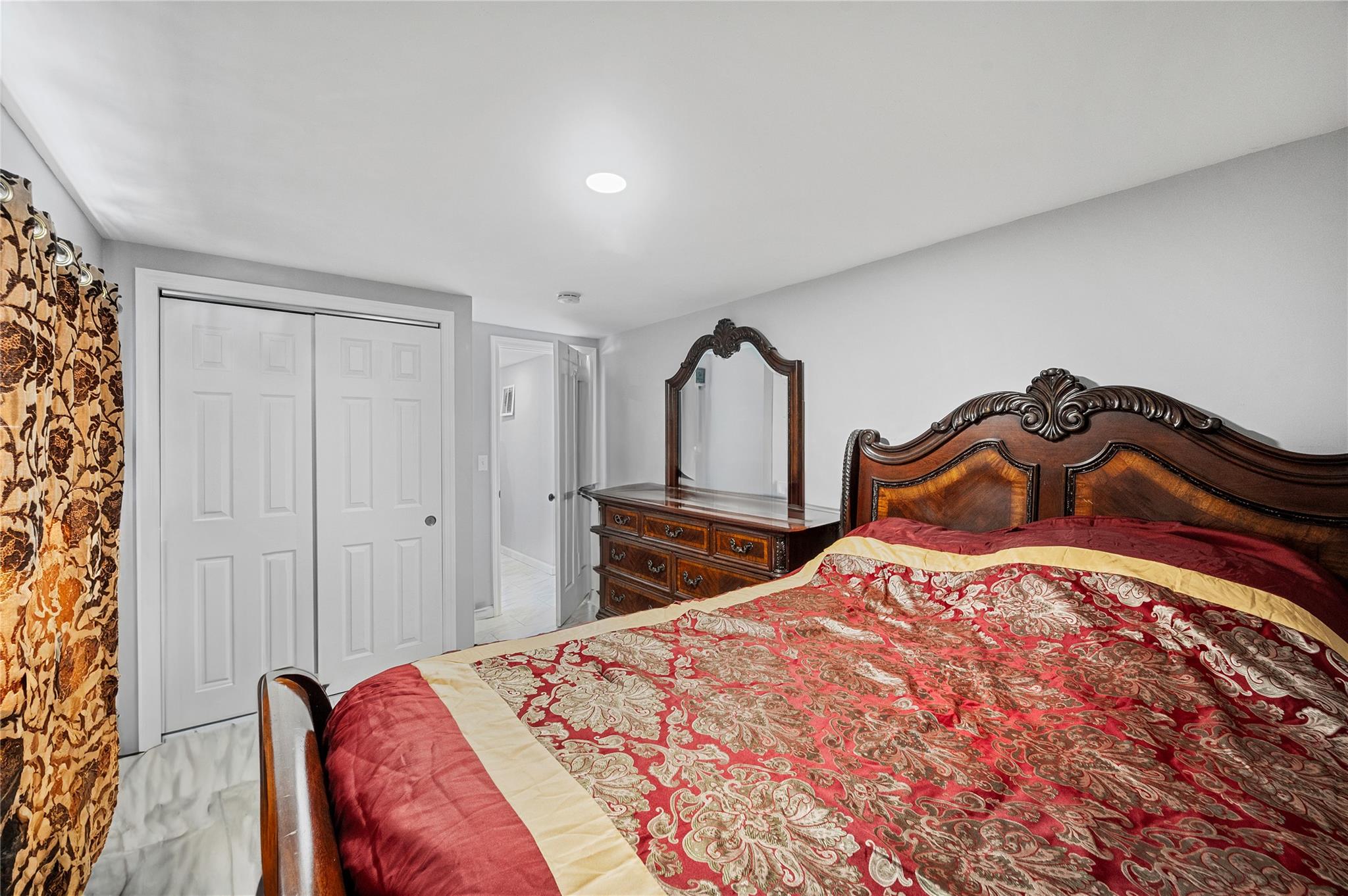 321 Sherbrooke Road, Lindenhurst, NY 11757