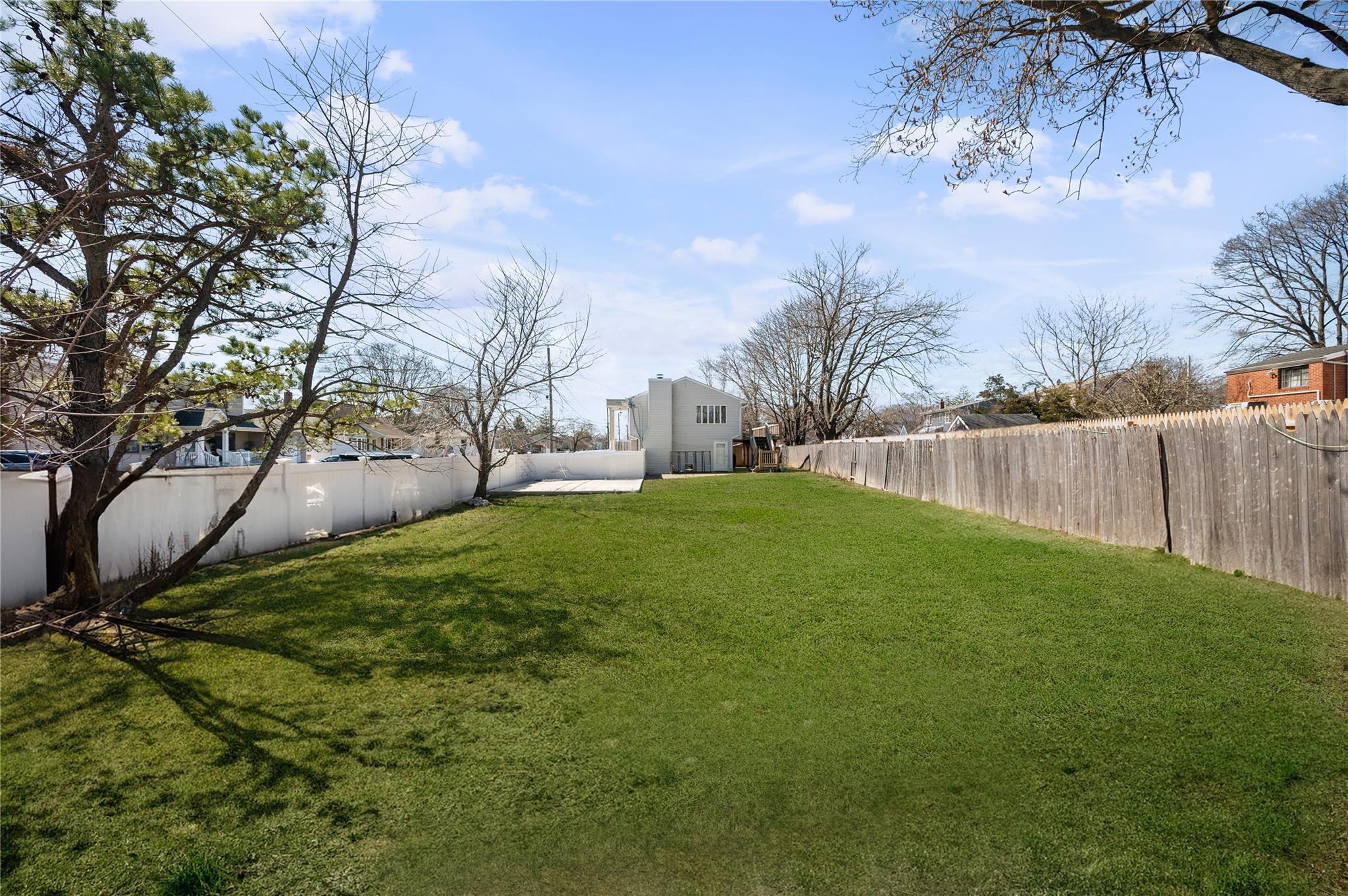 321 Sherbrooke Road, Lindenhurst, NY 11757