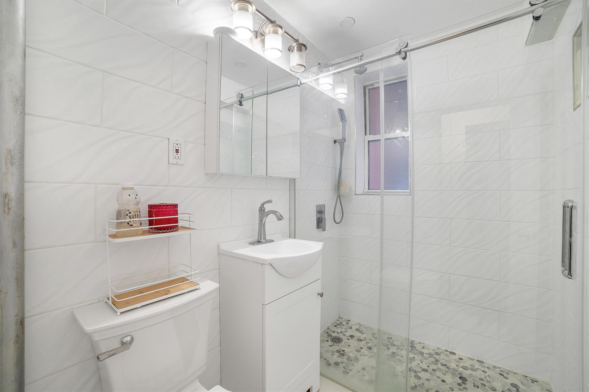 2750 Olinville Avenue # 1K, Bronx, NY 10467