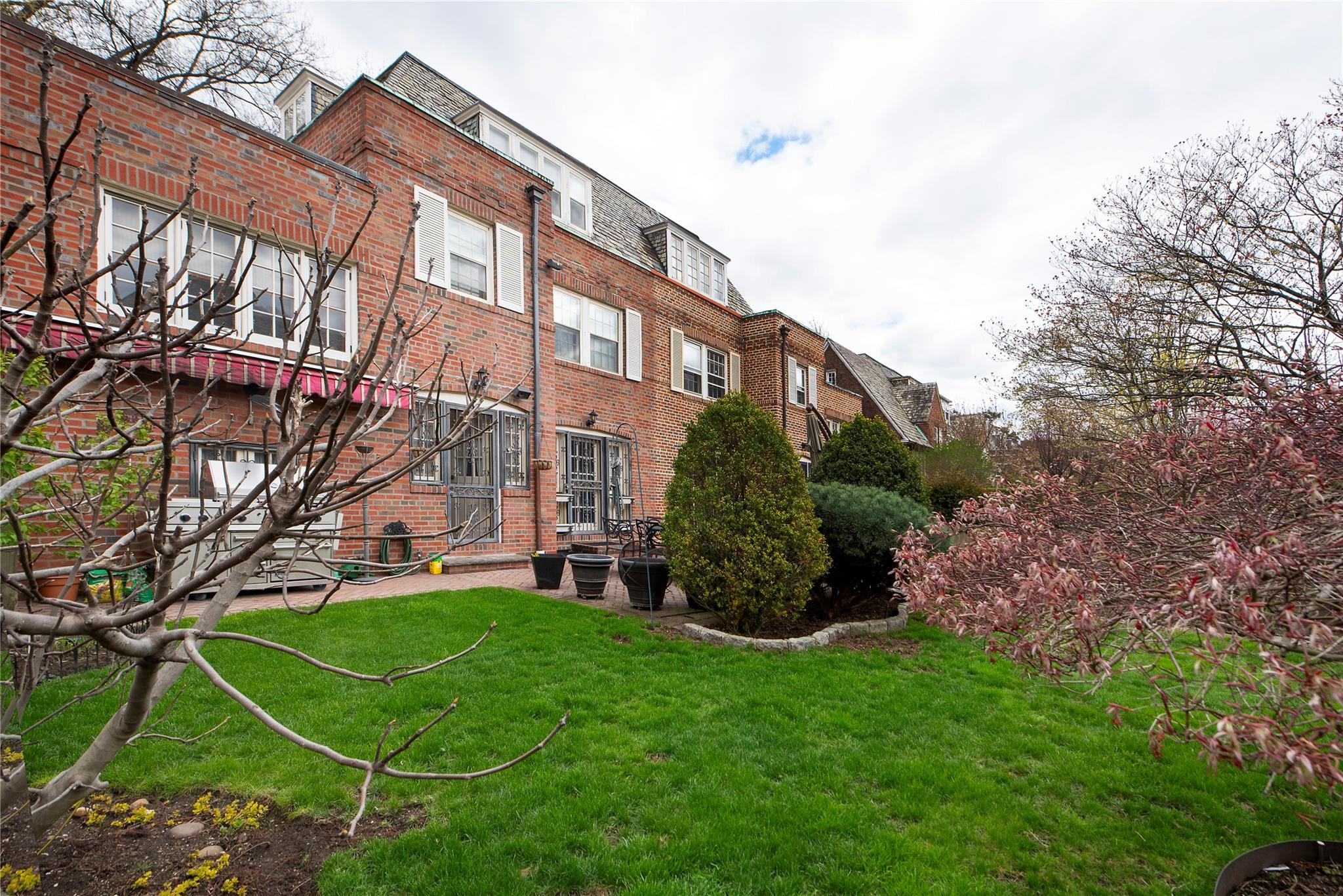 34-22 87th Street, Jackson Heights, NY 11372