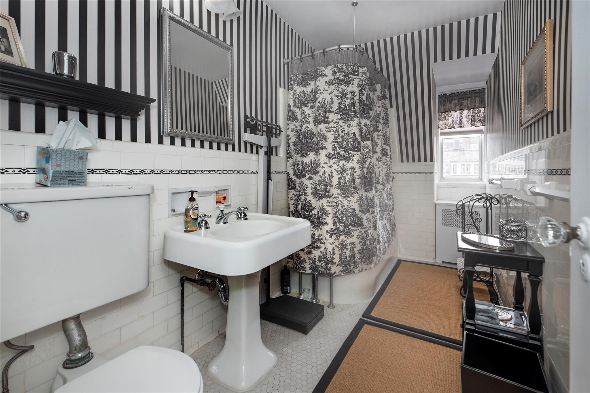 34-22 87th Street, Jackson Heights, NY 11372