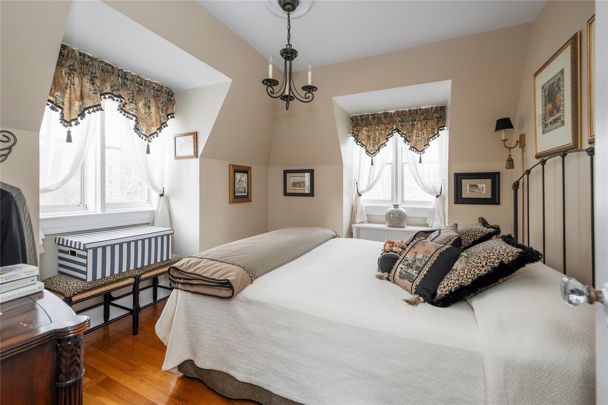 34-22 87th Street, Jackson Heights, NY 11372