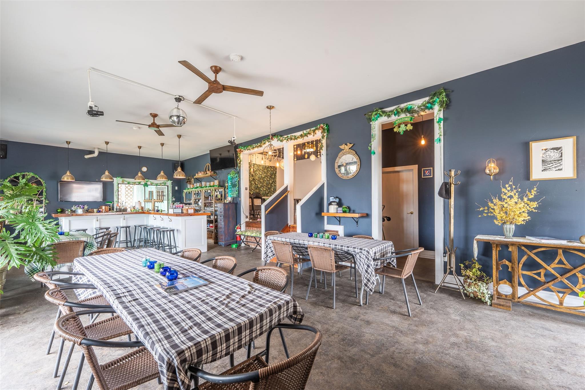 13100 Main Road, Mattituck, NY 11952