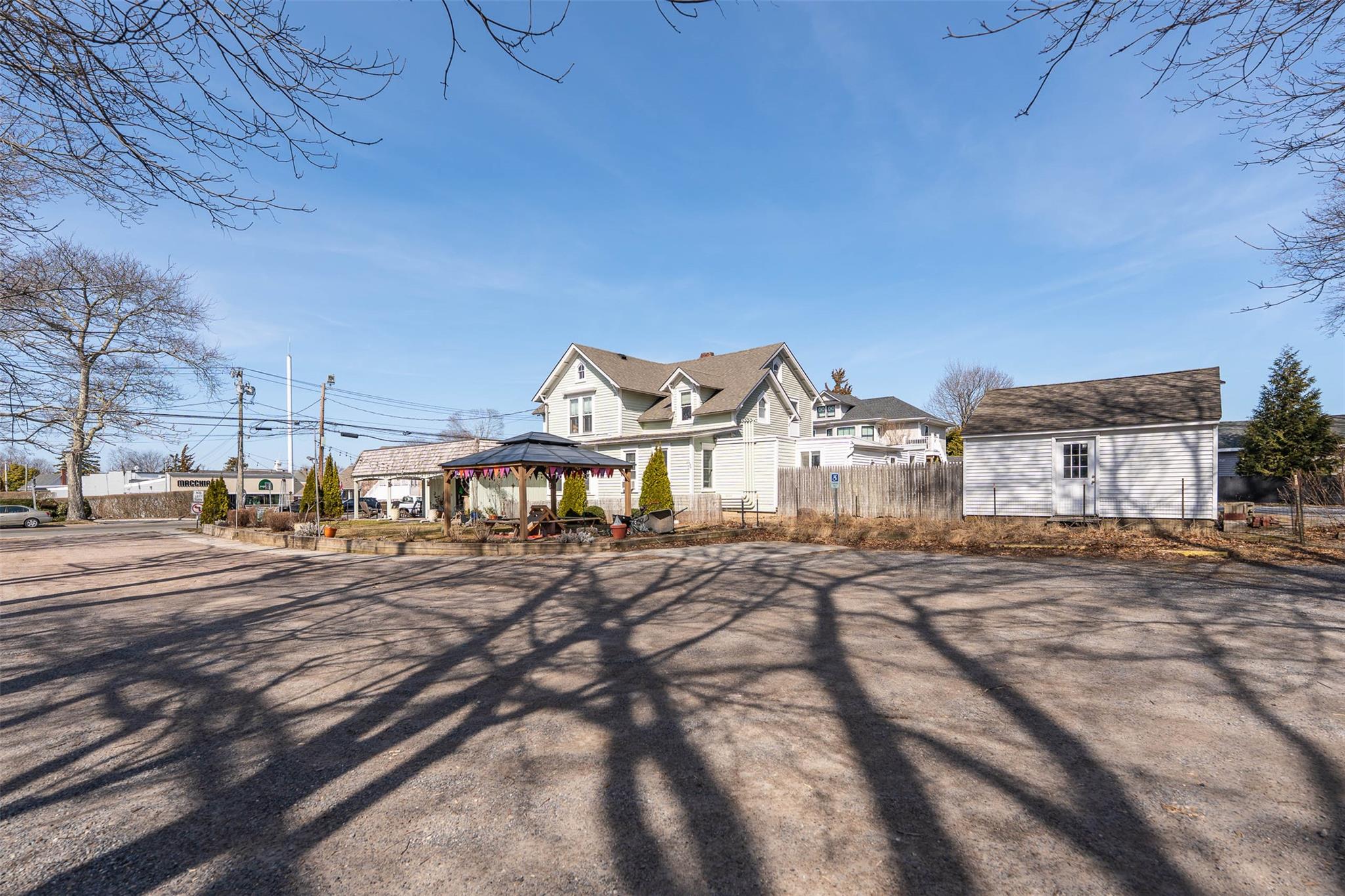 13100 Main Road, Mattituck, NY 11952