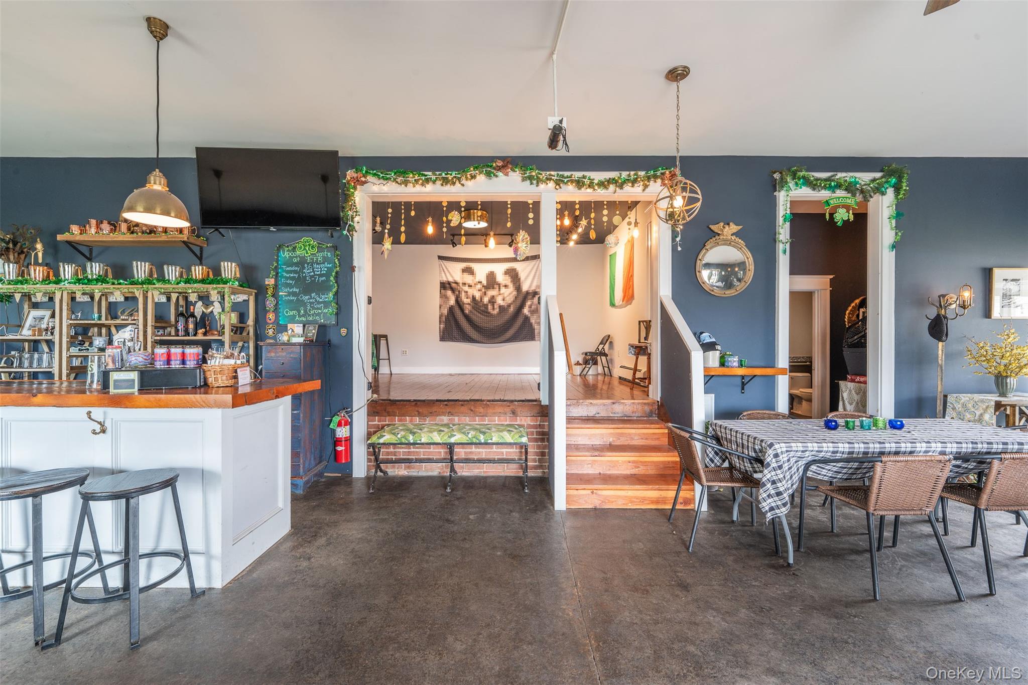 13100 Main Rd, Mattituck, NY 11952