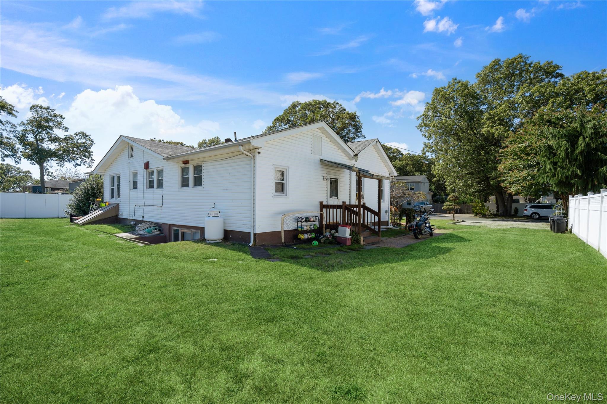 87 Whitman Avenue, Islip, NY 11751