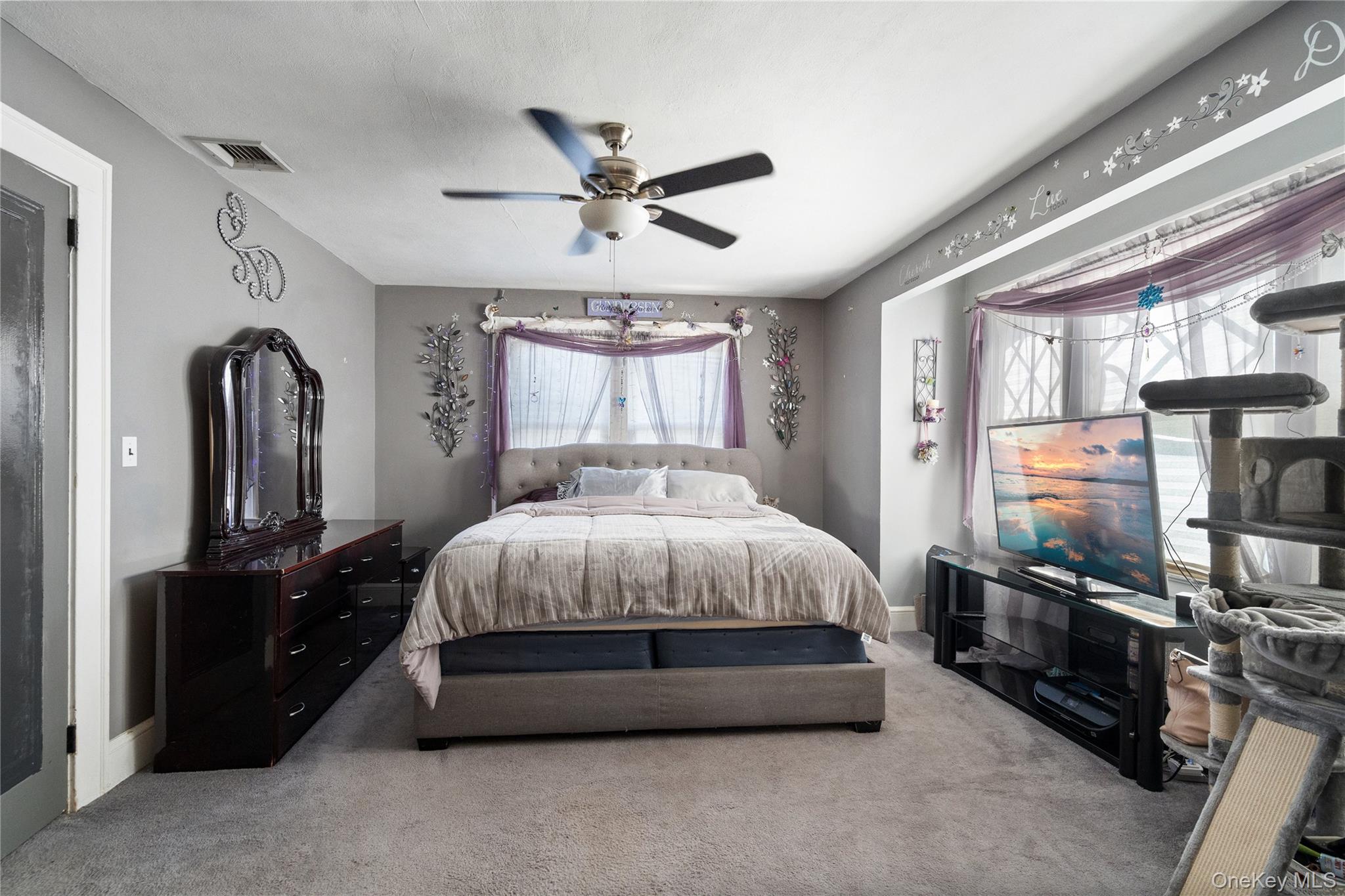 87 Whitman Avenue, Islip, NY 11751