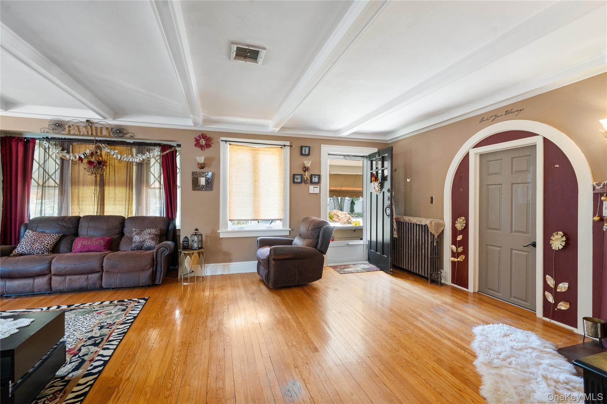 87 Whitman Avenue, Islip, NY 11751