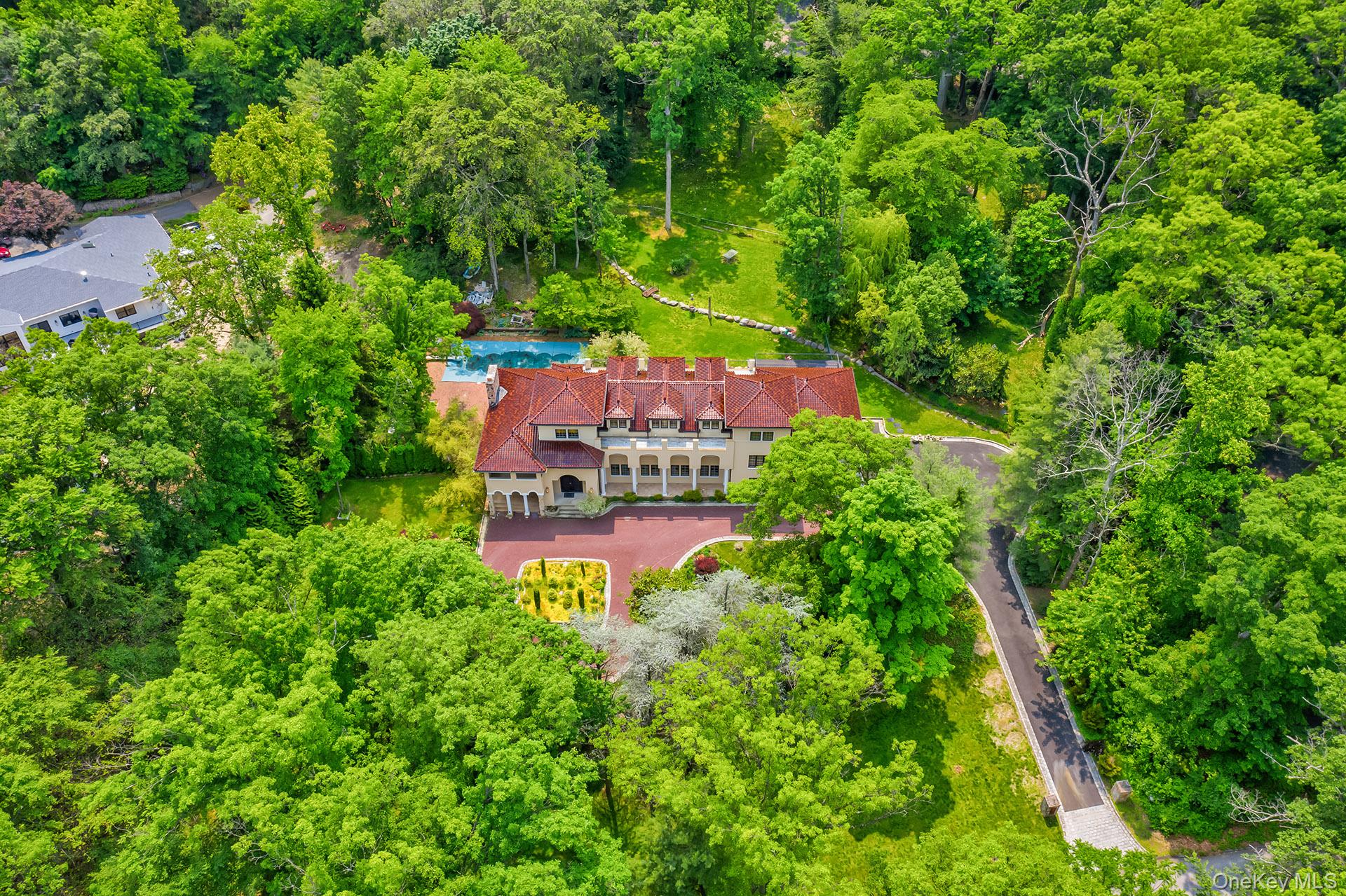 262 Harbor Acres Road, Port Washington, NY 11050