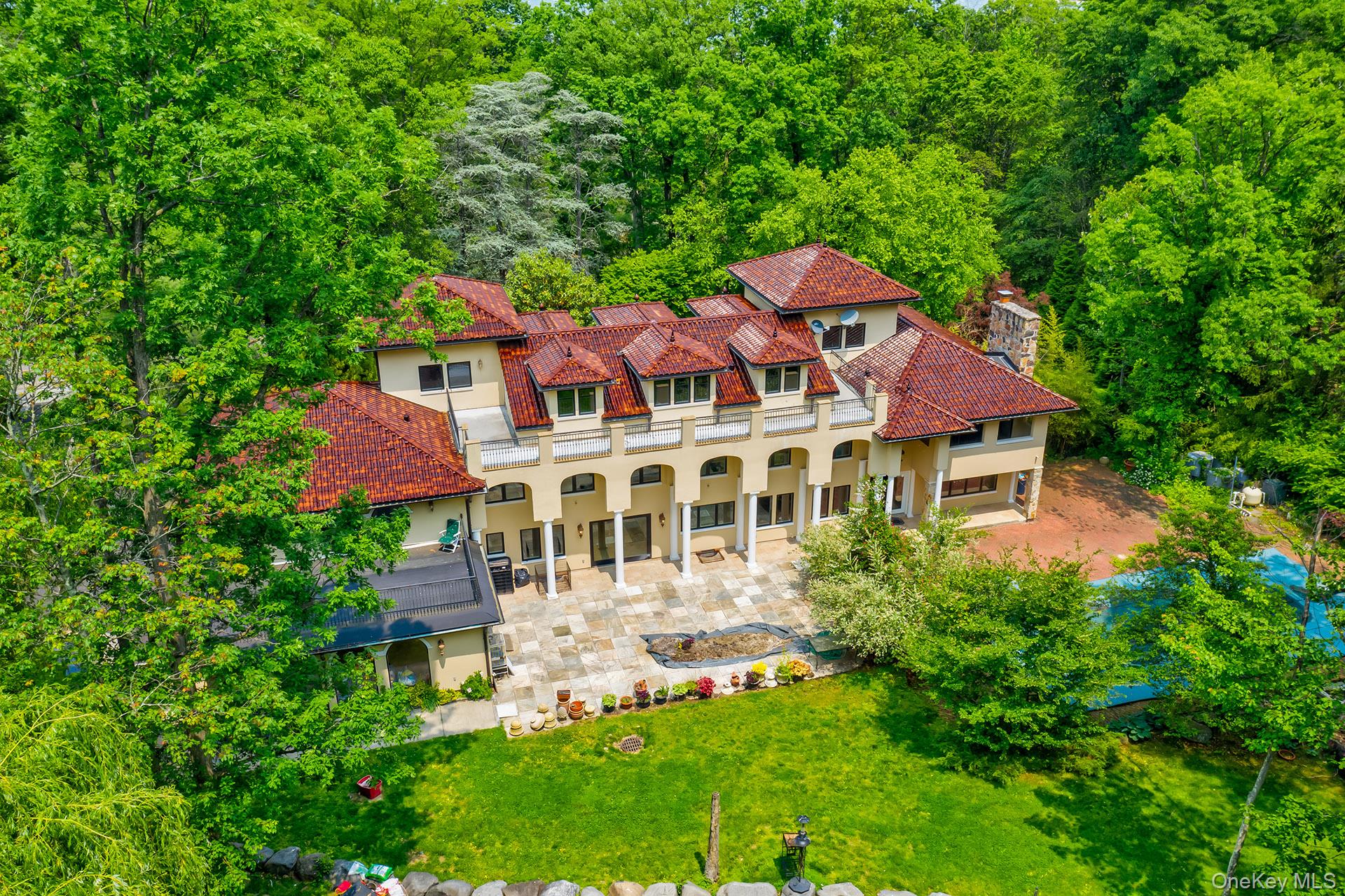 262 Harbor Acres Road, Port Washington, NY 11050