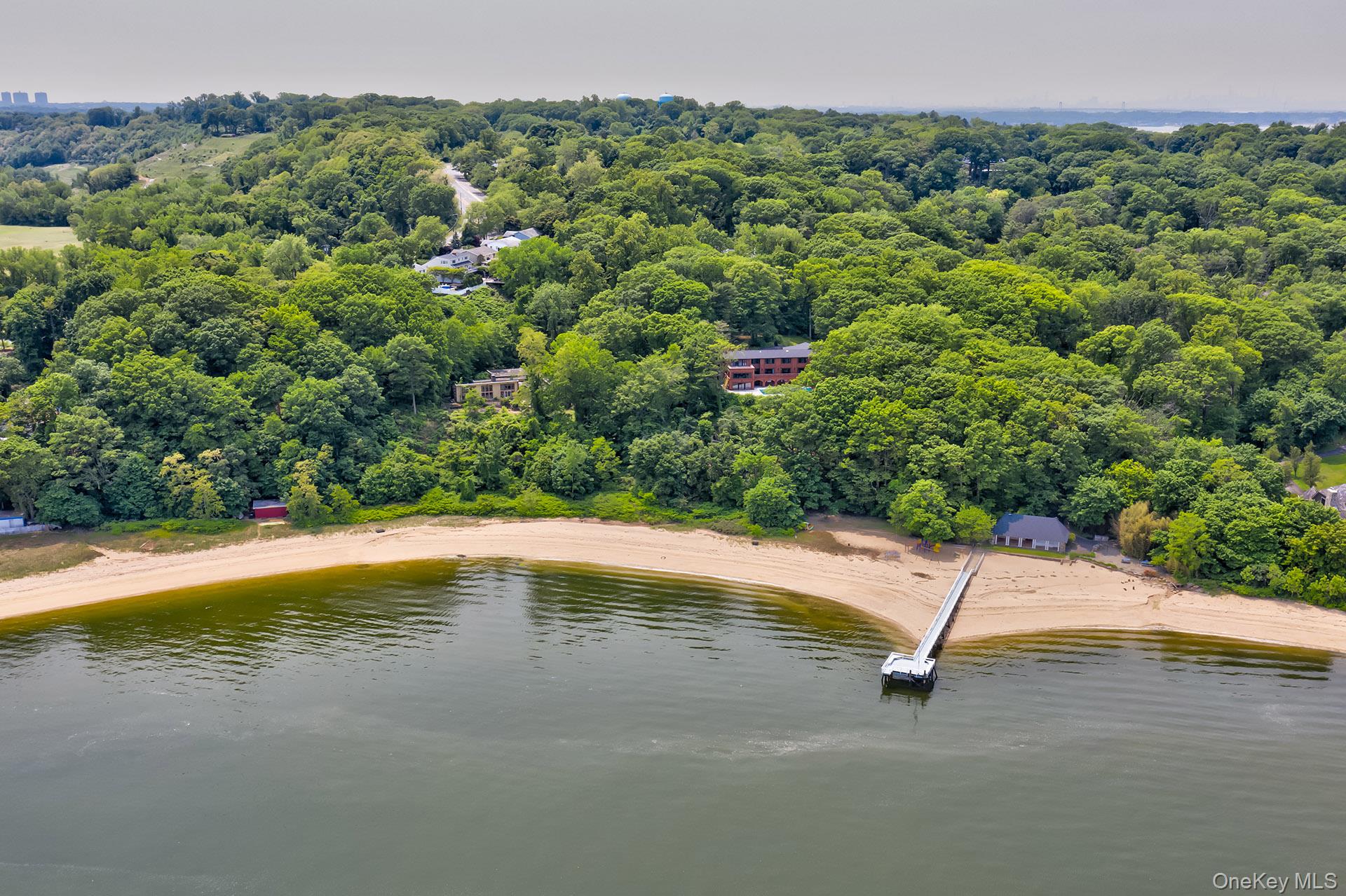 262 Harbor Acres Road, Port Washington, NY 11050