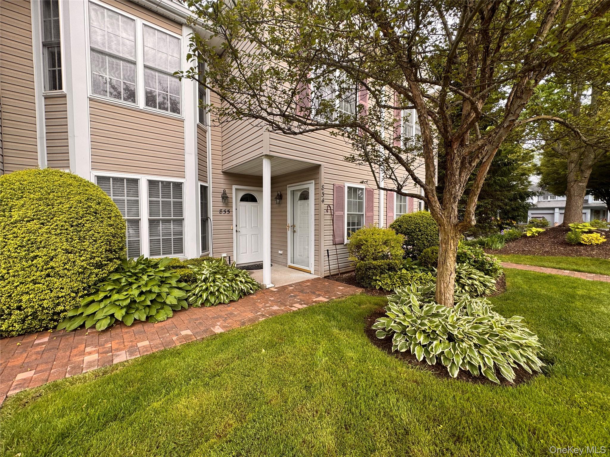 854 Verona Drive, Melville, NY 11747