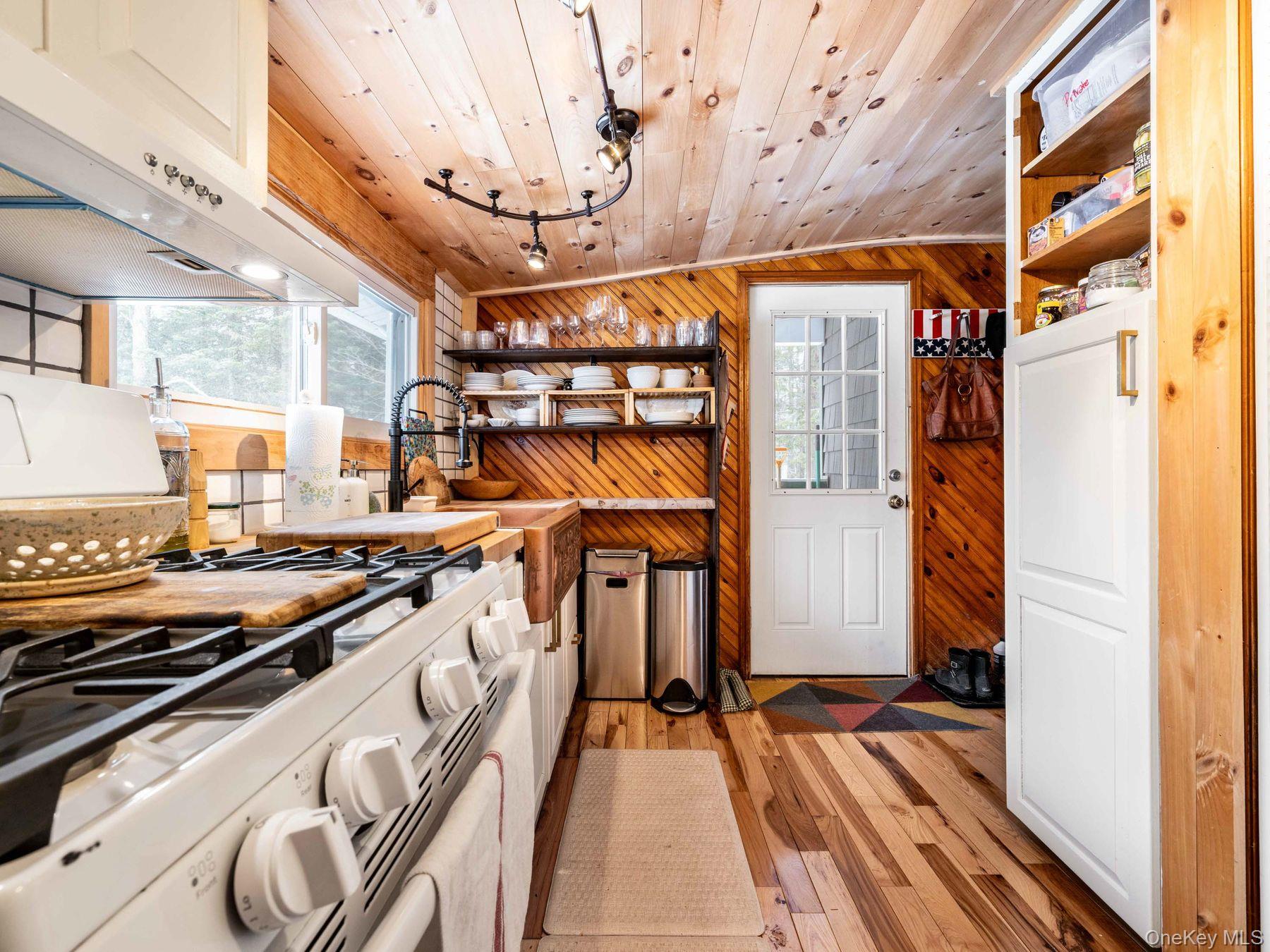 1232 Route 990 V, Gilboa, NY 12076