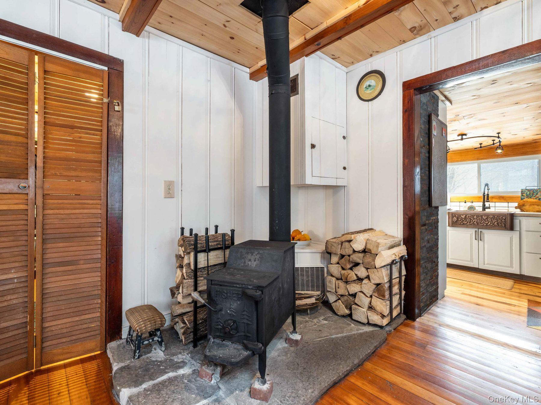 1232 Route 990 V, Gilboa, NY 12076