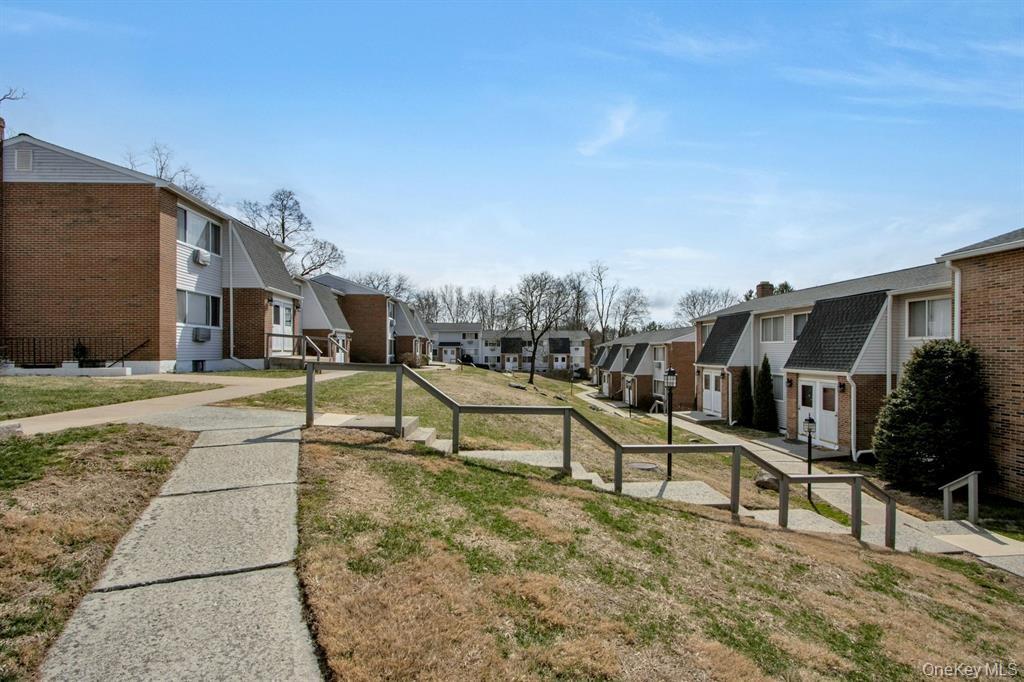 2740 South Road # G11, Poughkeepsie, NY 12601