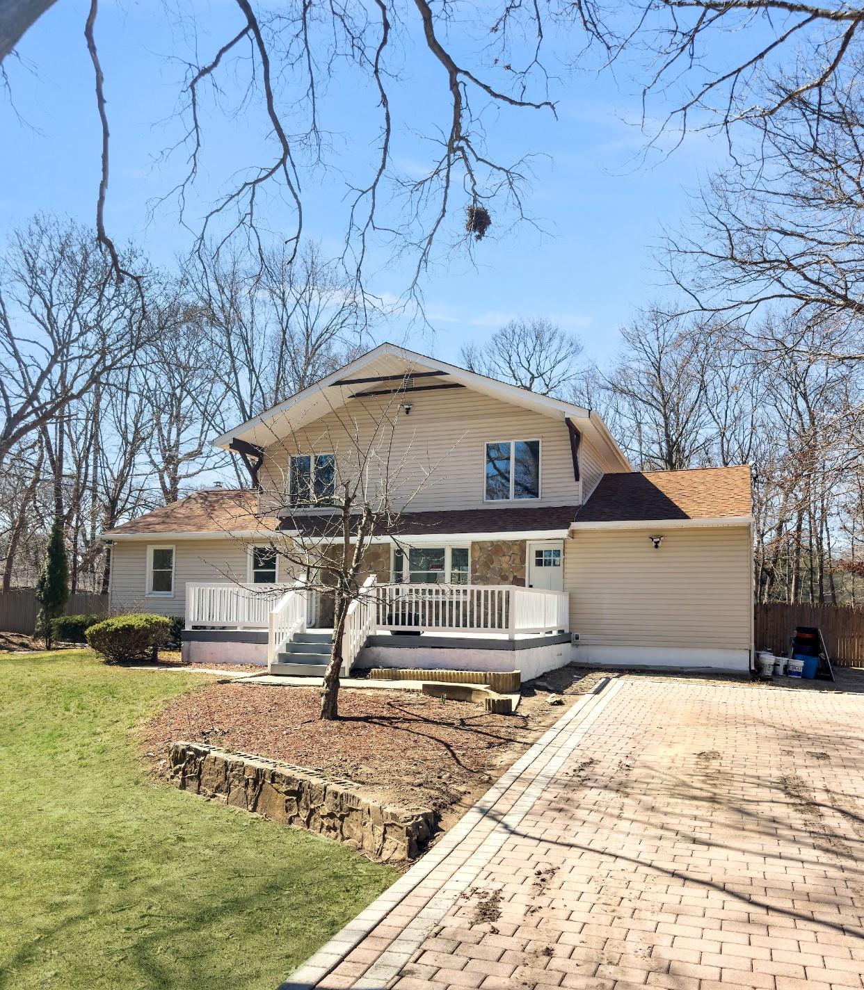 36 Arbutus Court, Ronkonkoma, NY 11779