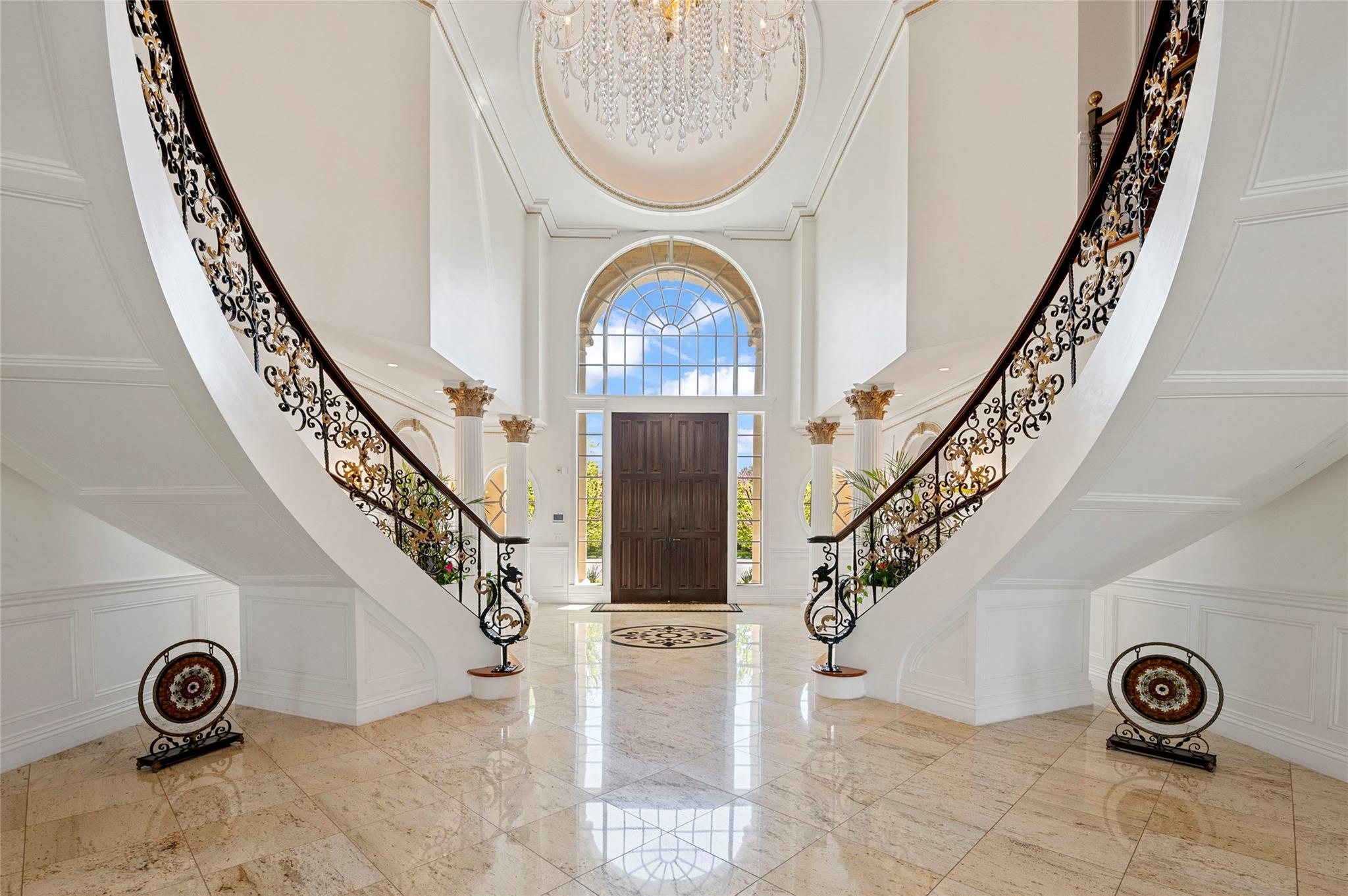 8 Tatem Way, Old Westbury, NY 11568