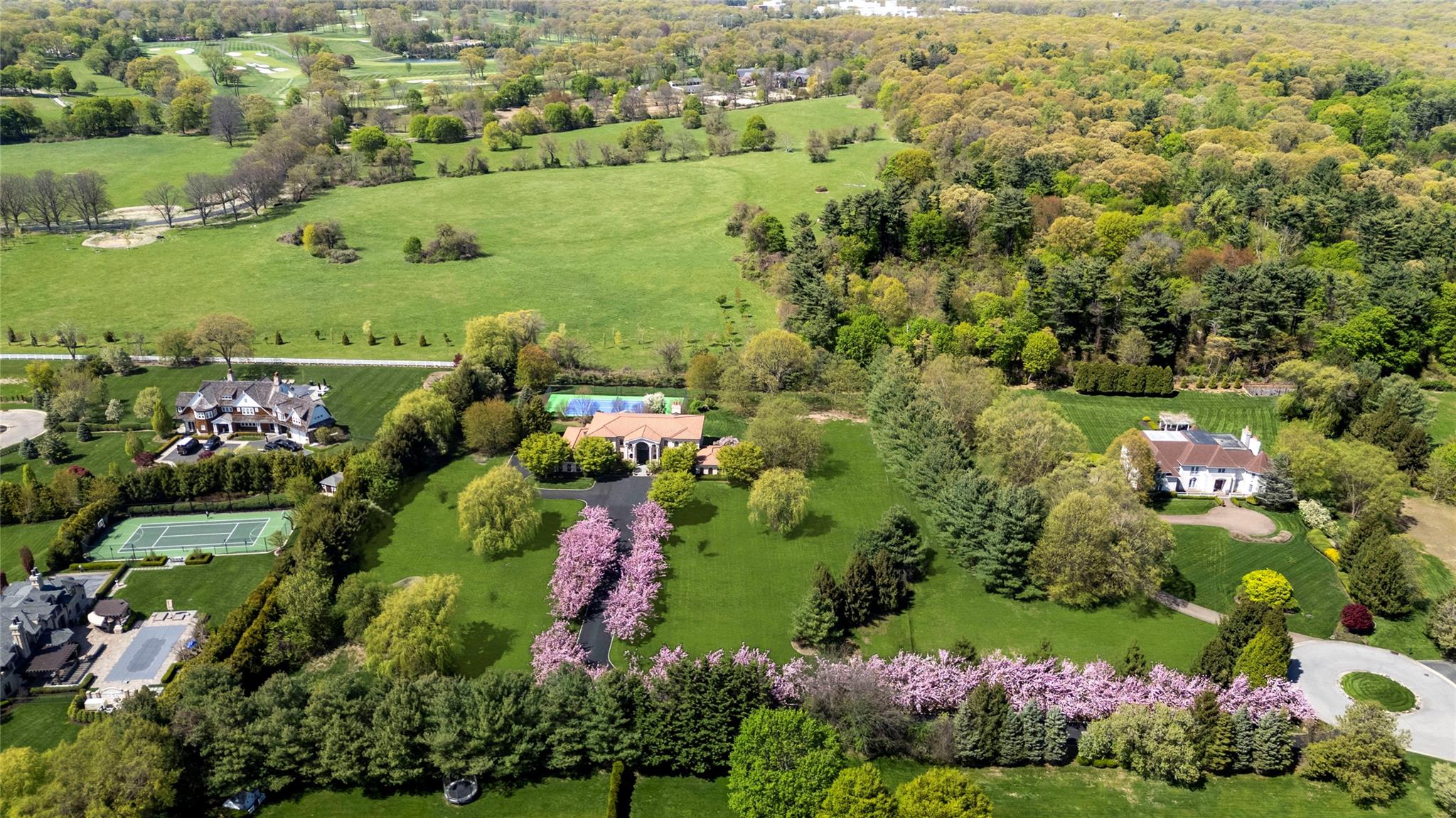 8 Tatem Way, Old Westbury, NY 11568